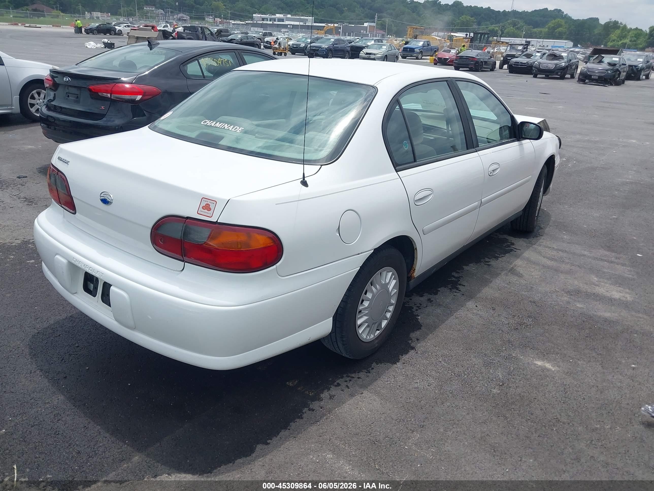 2004 Chevrolet Classic   White vin: 1G1ND52F04M539489