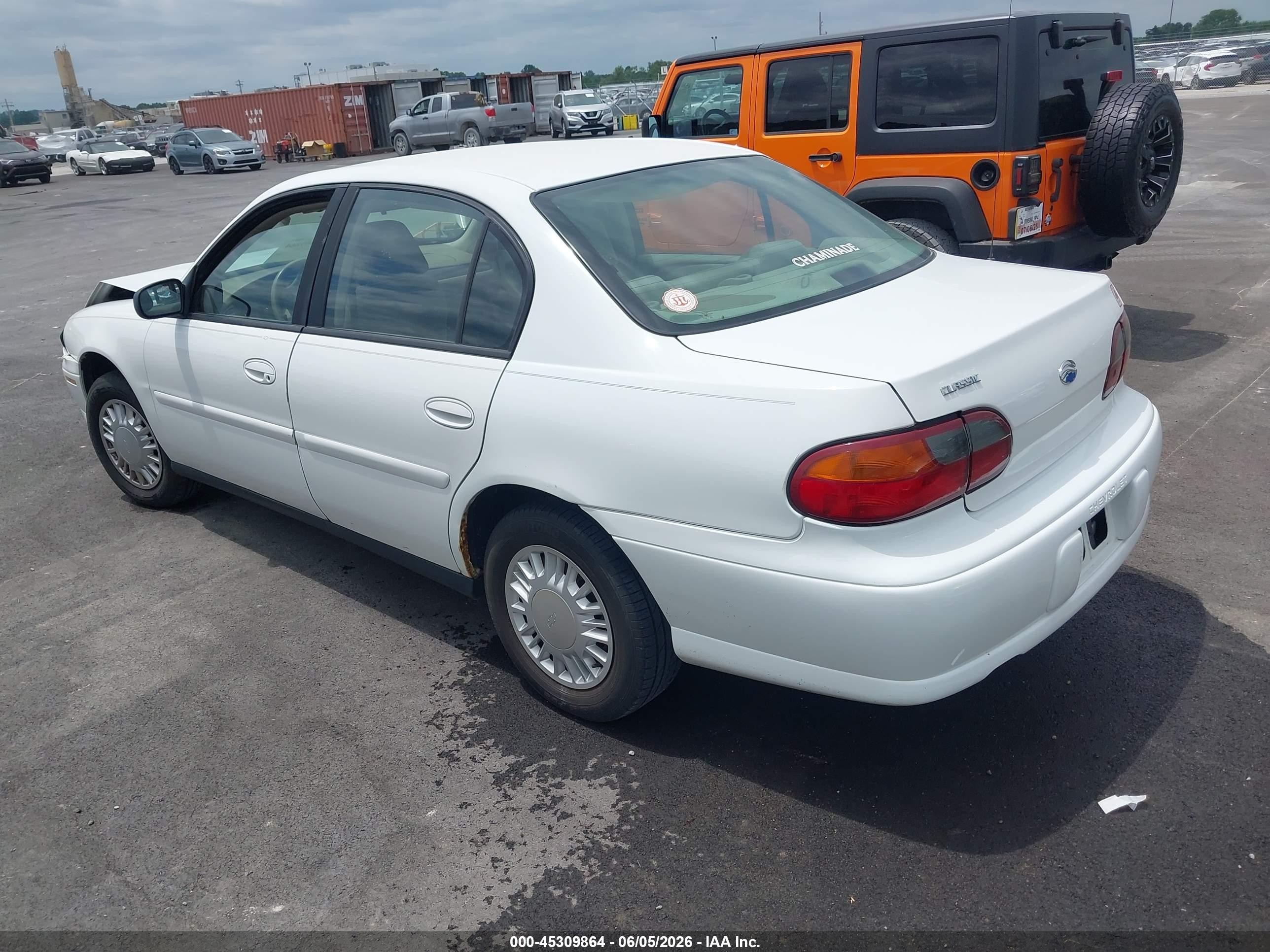 2004 Chevrolet Classic   White vin: 1G1ND52F04M539489