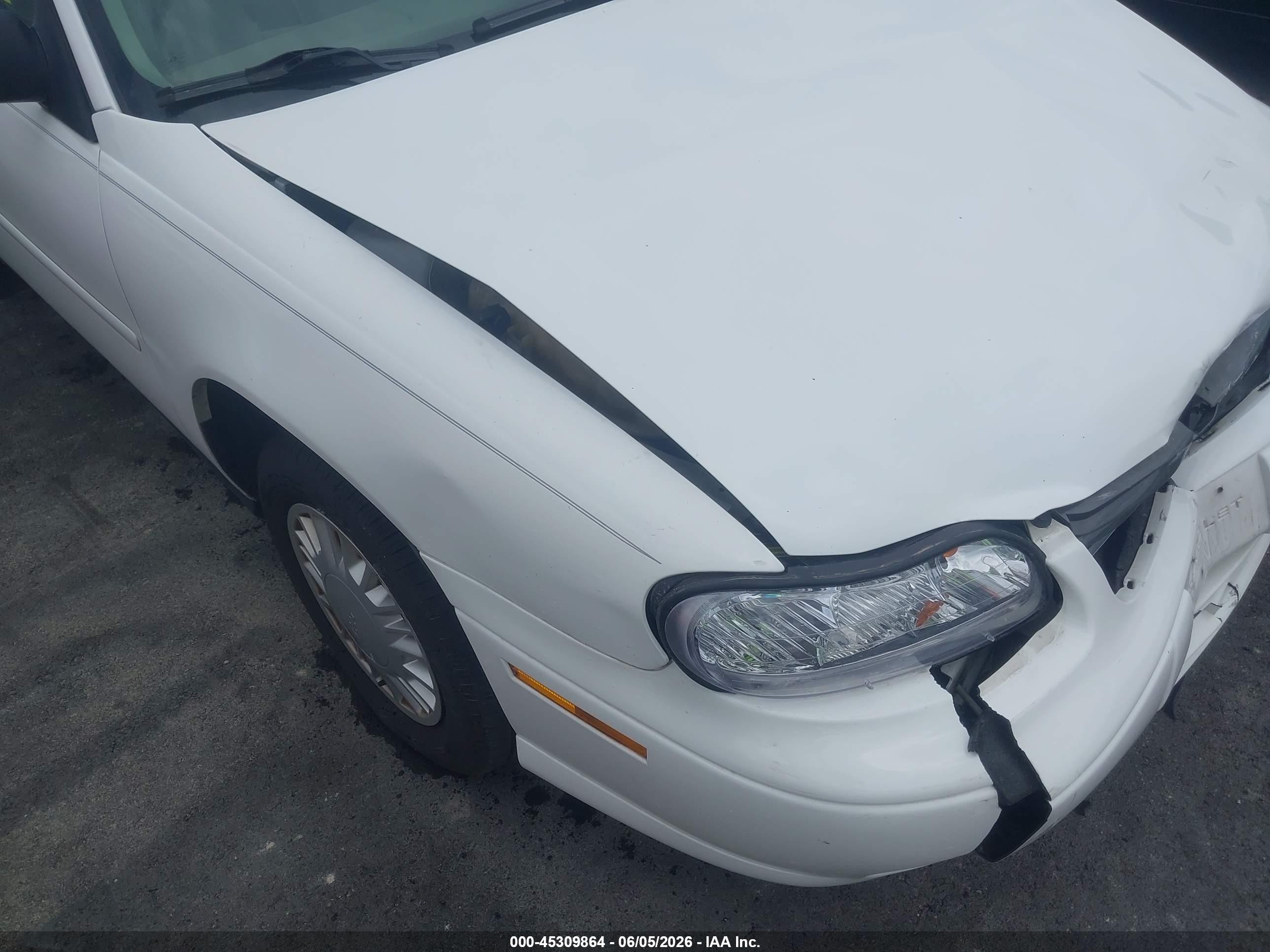 2004 Chevrolet Classic   White vin: 1G1ND52F04M539489