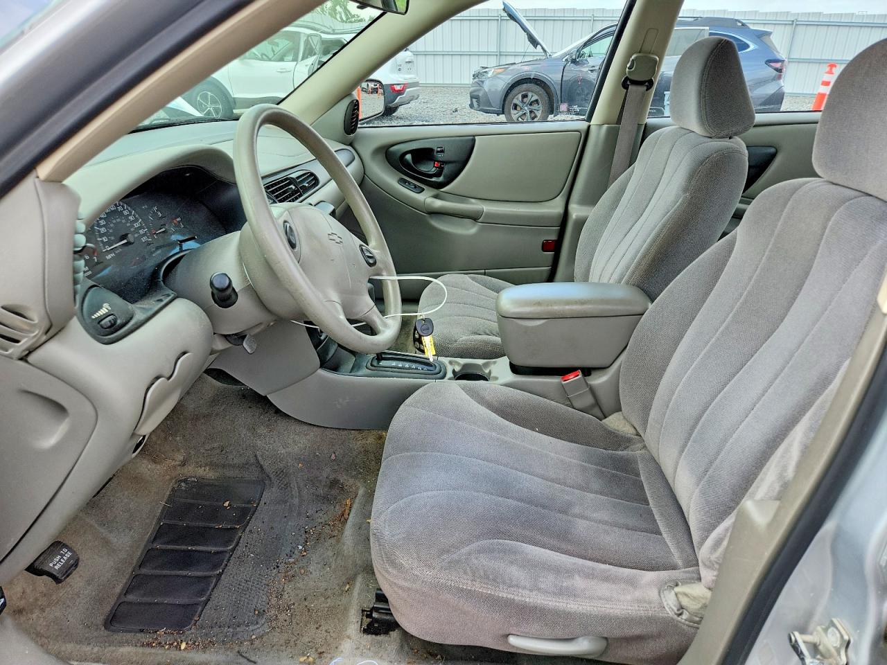 2004 Chevrolet Classic Серебряный vin: 1G1ND52F04M695094