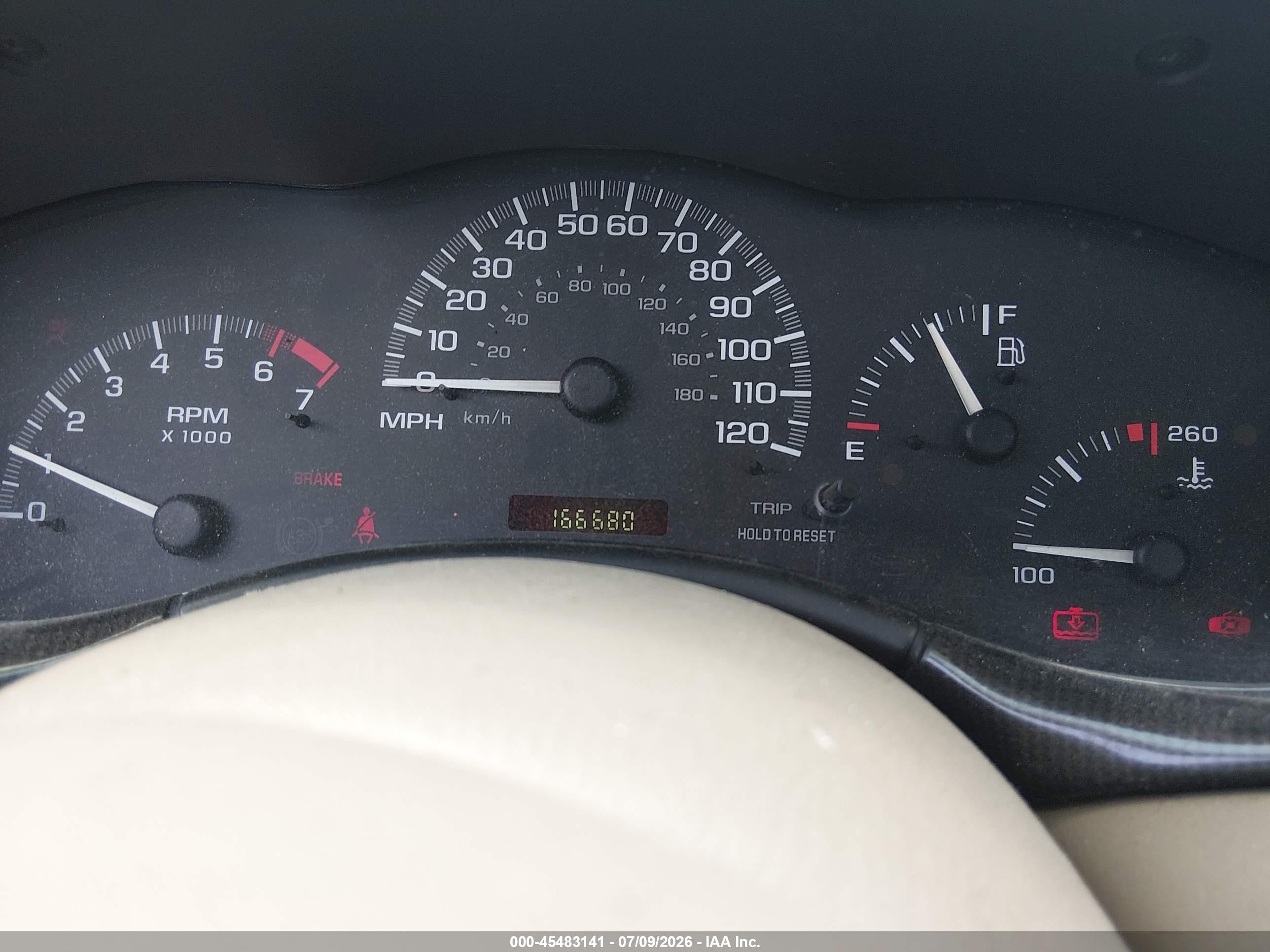 2004 Chevrolet Classic   White vin: 1G1ND52F14M564997