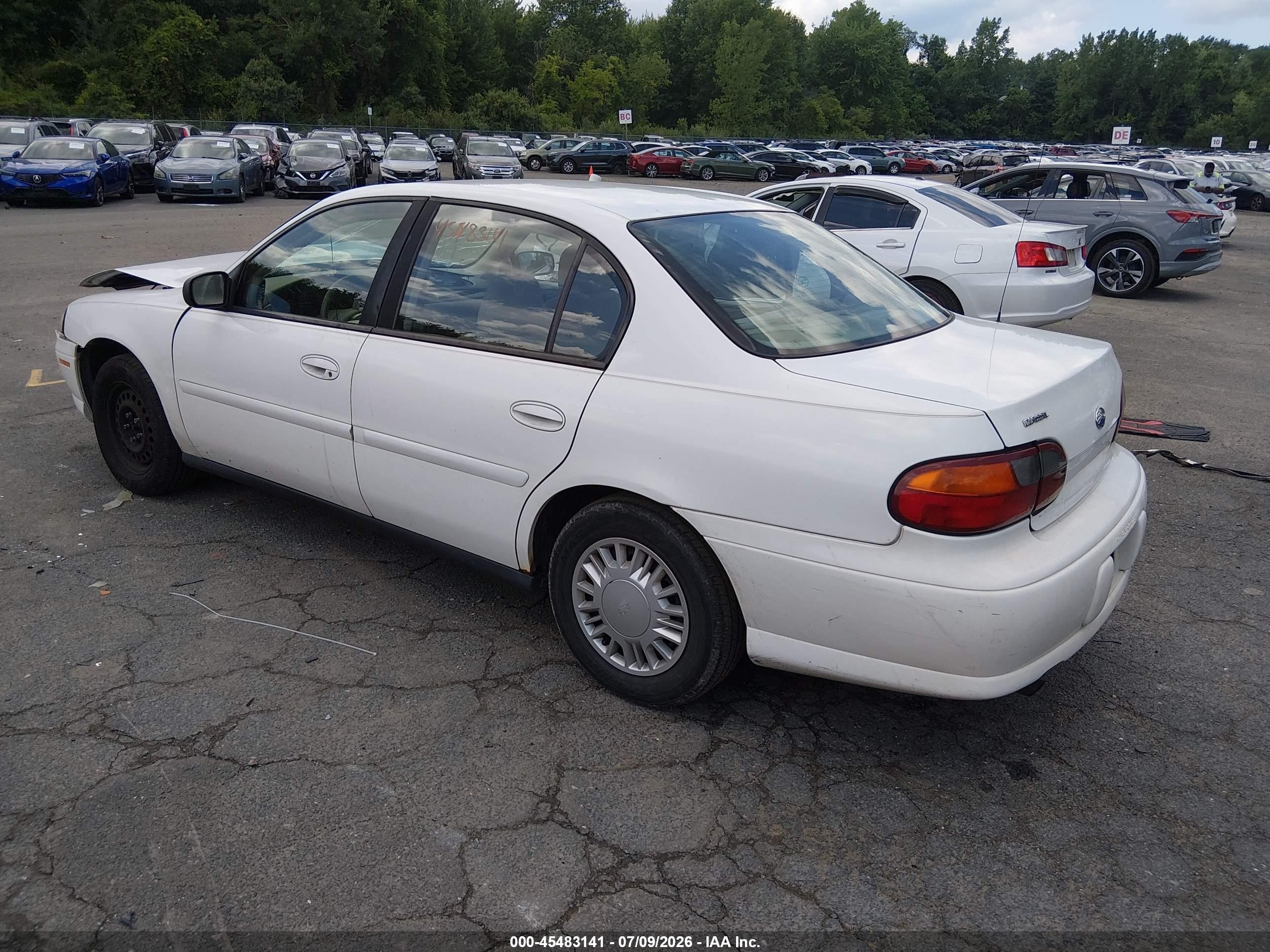 2004 Chevrolet Classic   White vin: 1G1ND52F14M564997