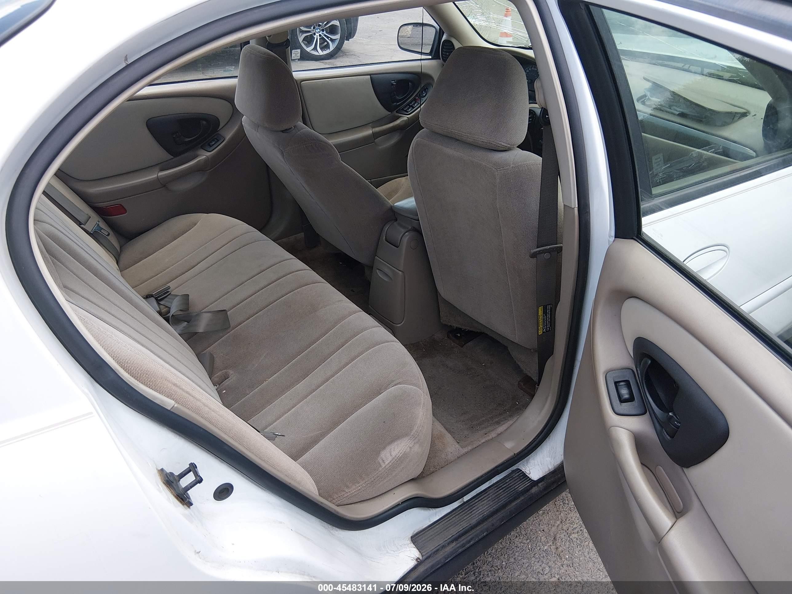 2004 Chevrolet Classic   White vin: 1G1ND52F14M564997