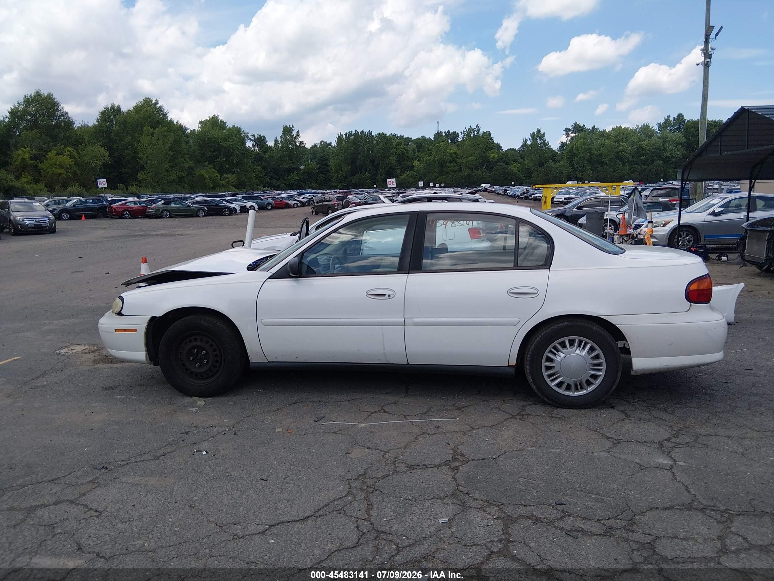 2004 Chevrolet Classic   White vin: 1G1ND52F14M564997