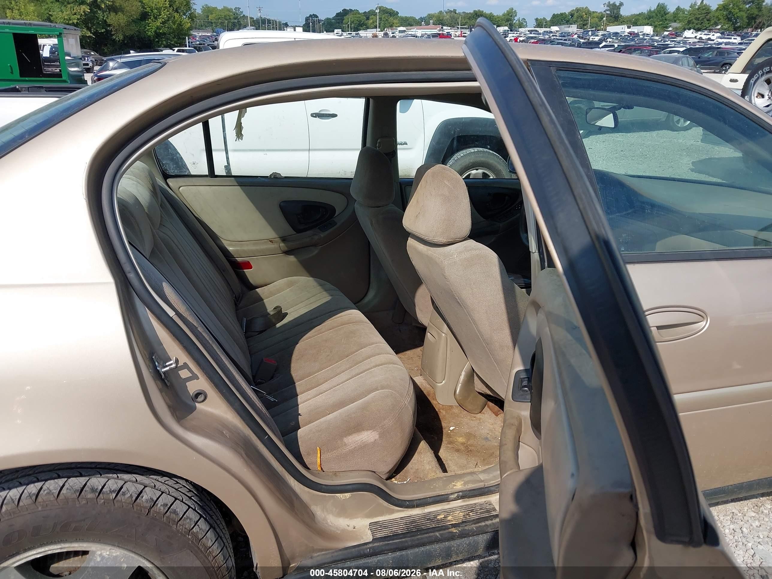 2004 Chevrolet Classic   Gold vin: 1G1ND52F14M590970
