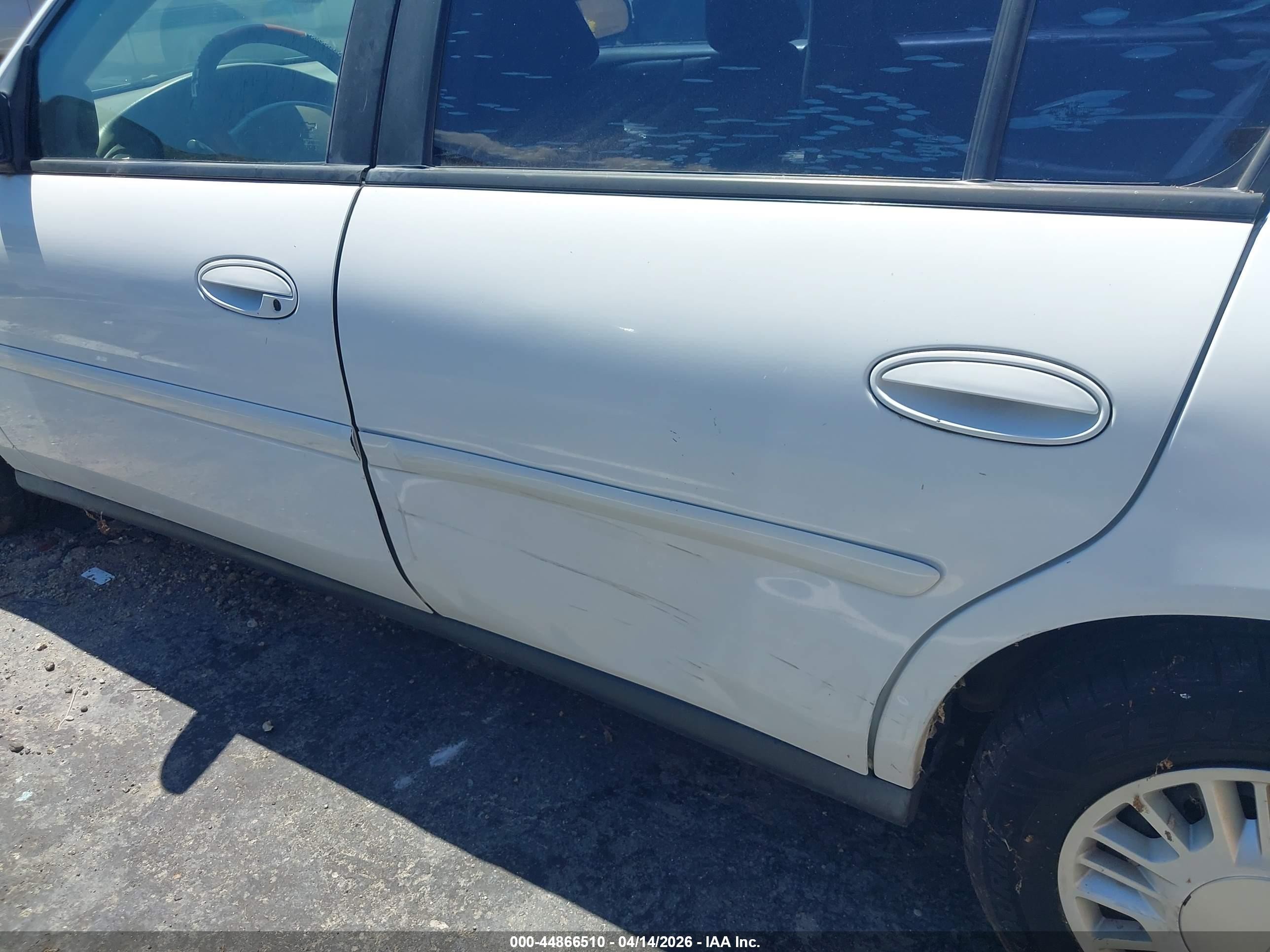 2004 Chevrolet Classic   White vin: 1G1ND52F14M628844