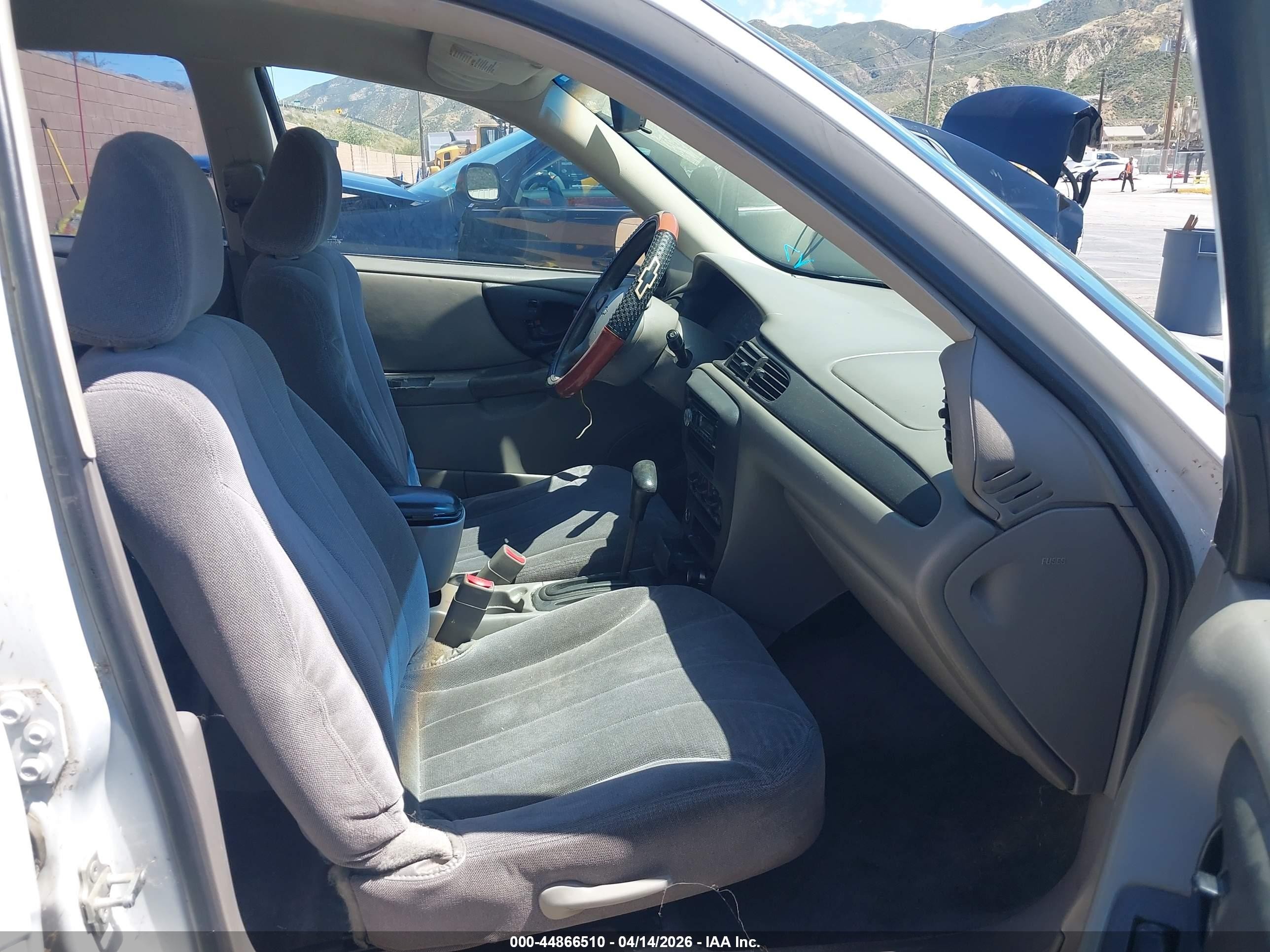 2004 Chevrolet Classic   White vin: 1G1ND52F14M628844