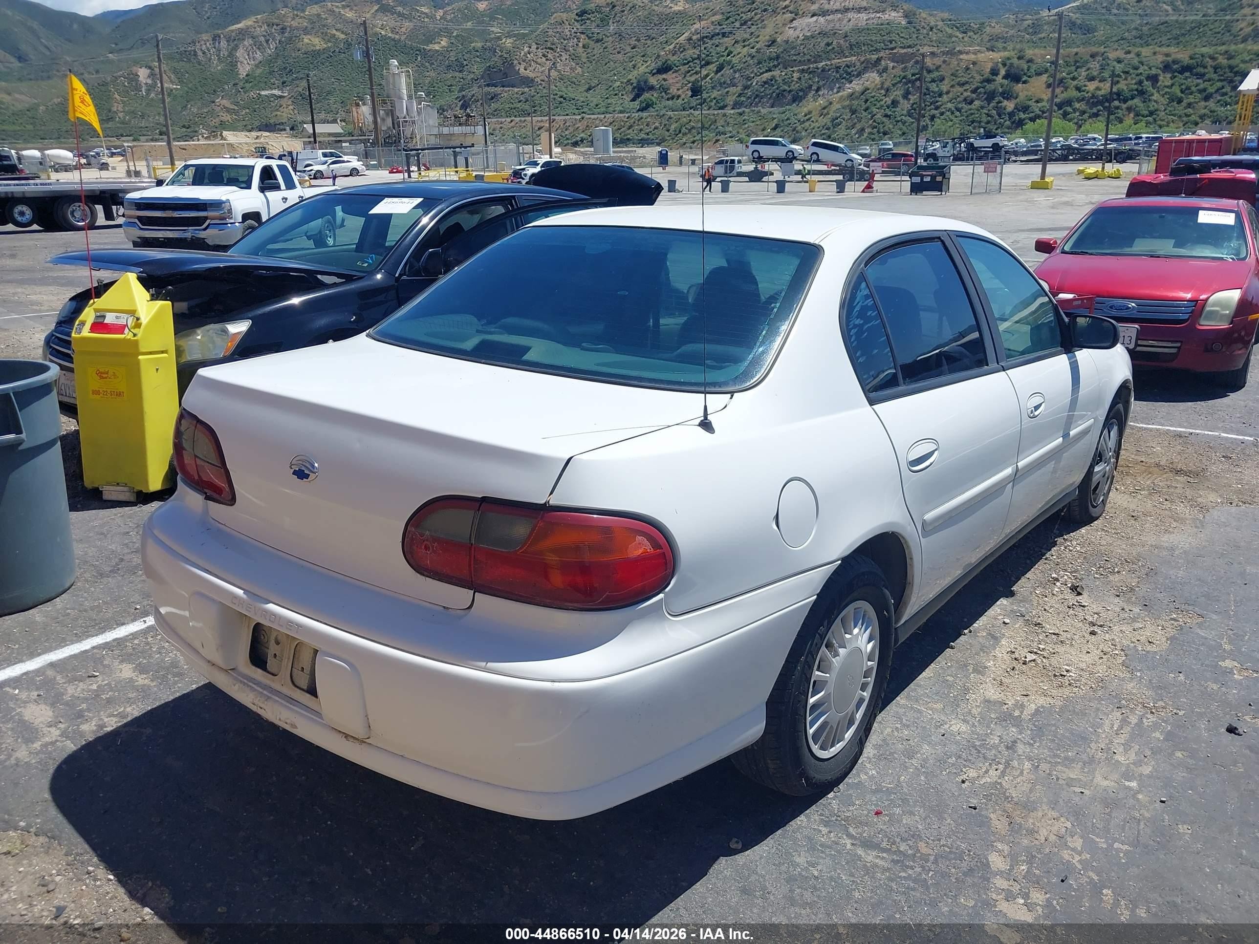 2004 Chevrolet Classic   White vin: 1G1ND52F14M628844