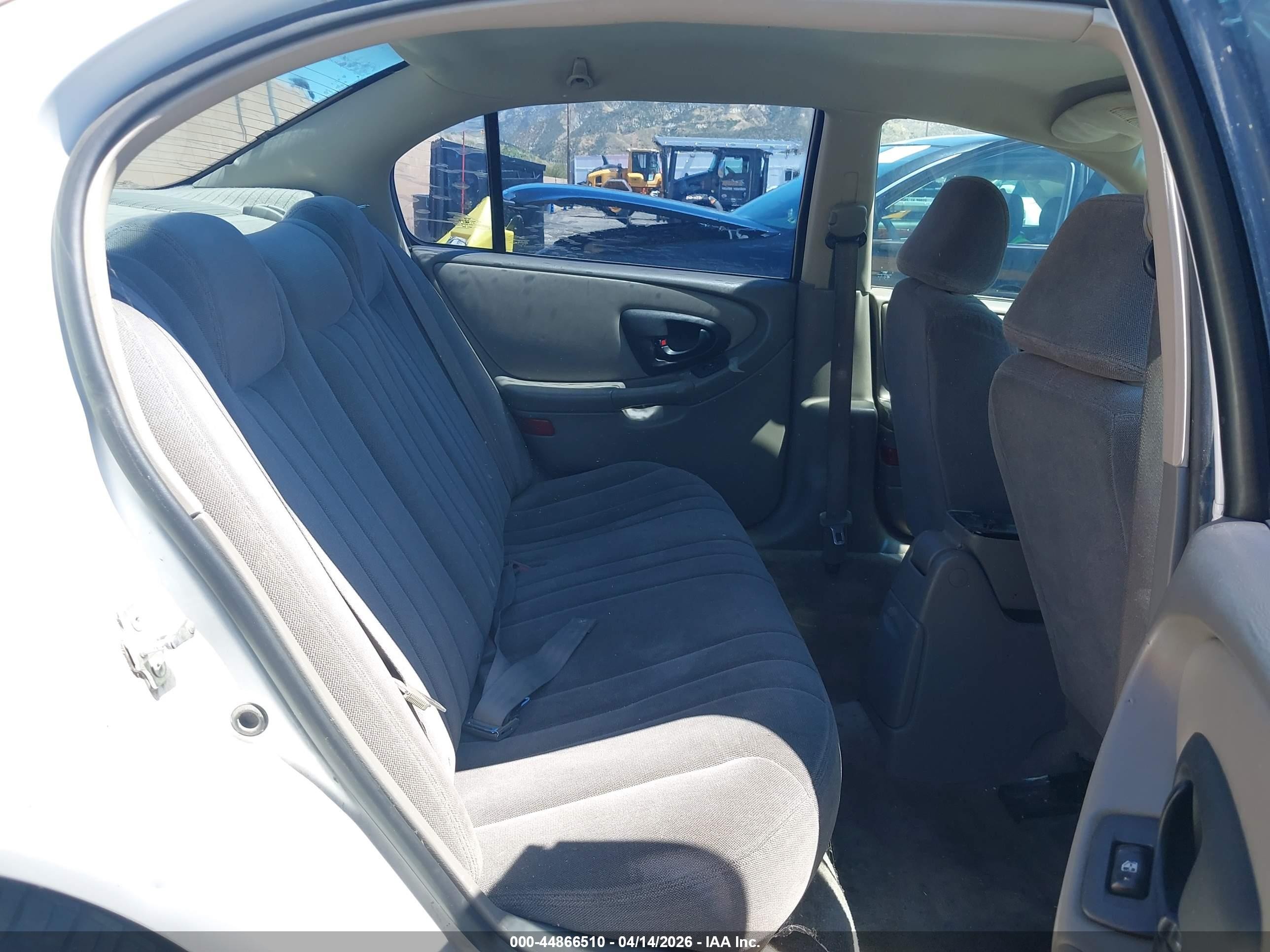 2004 Chevrolet Classic   White vin: 1G1ND52F14M628844
