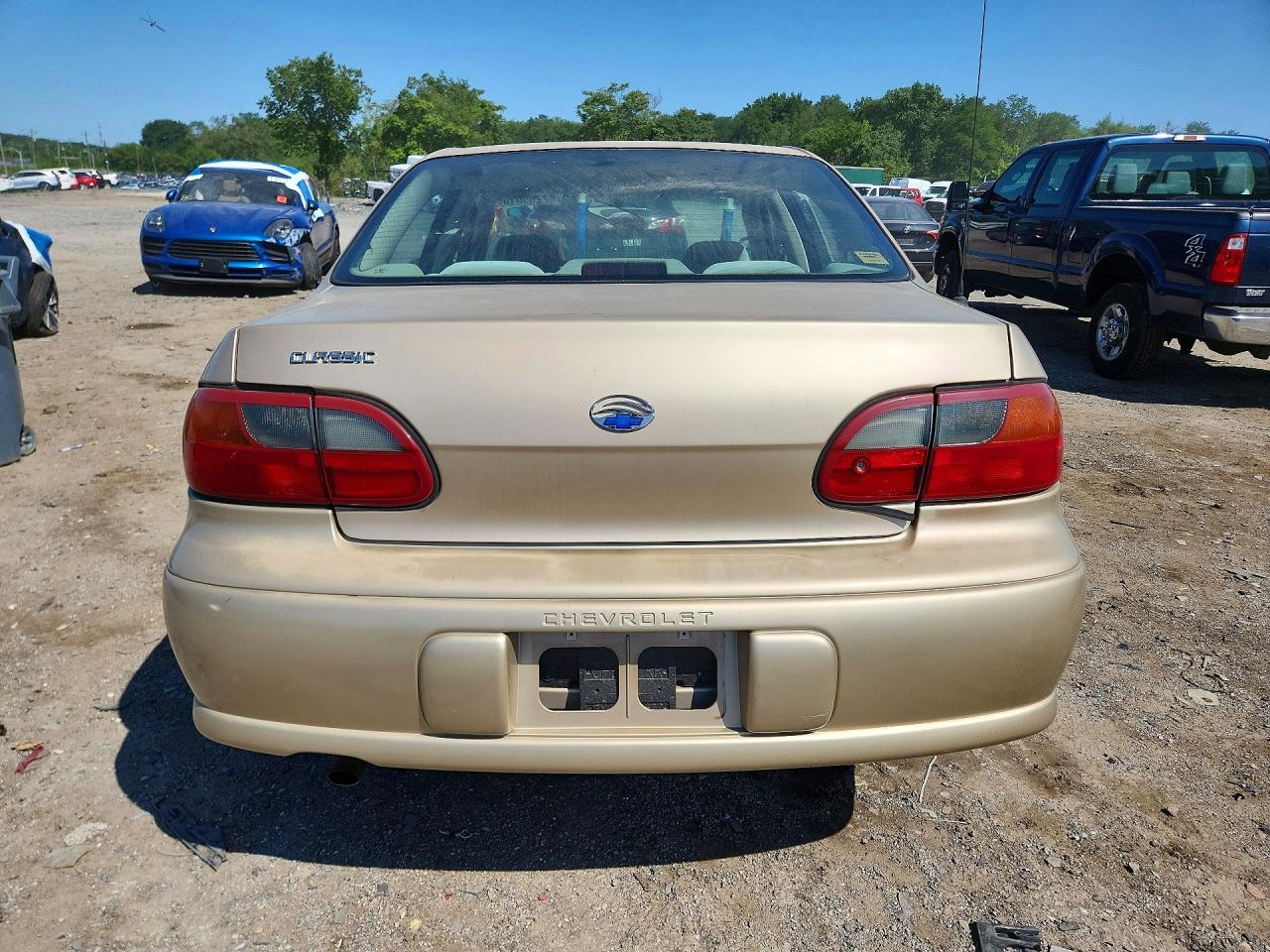 2005 Chevrolet Classic Gold vin: 1G1ND52F25M196119