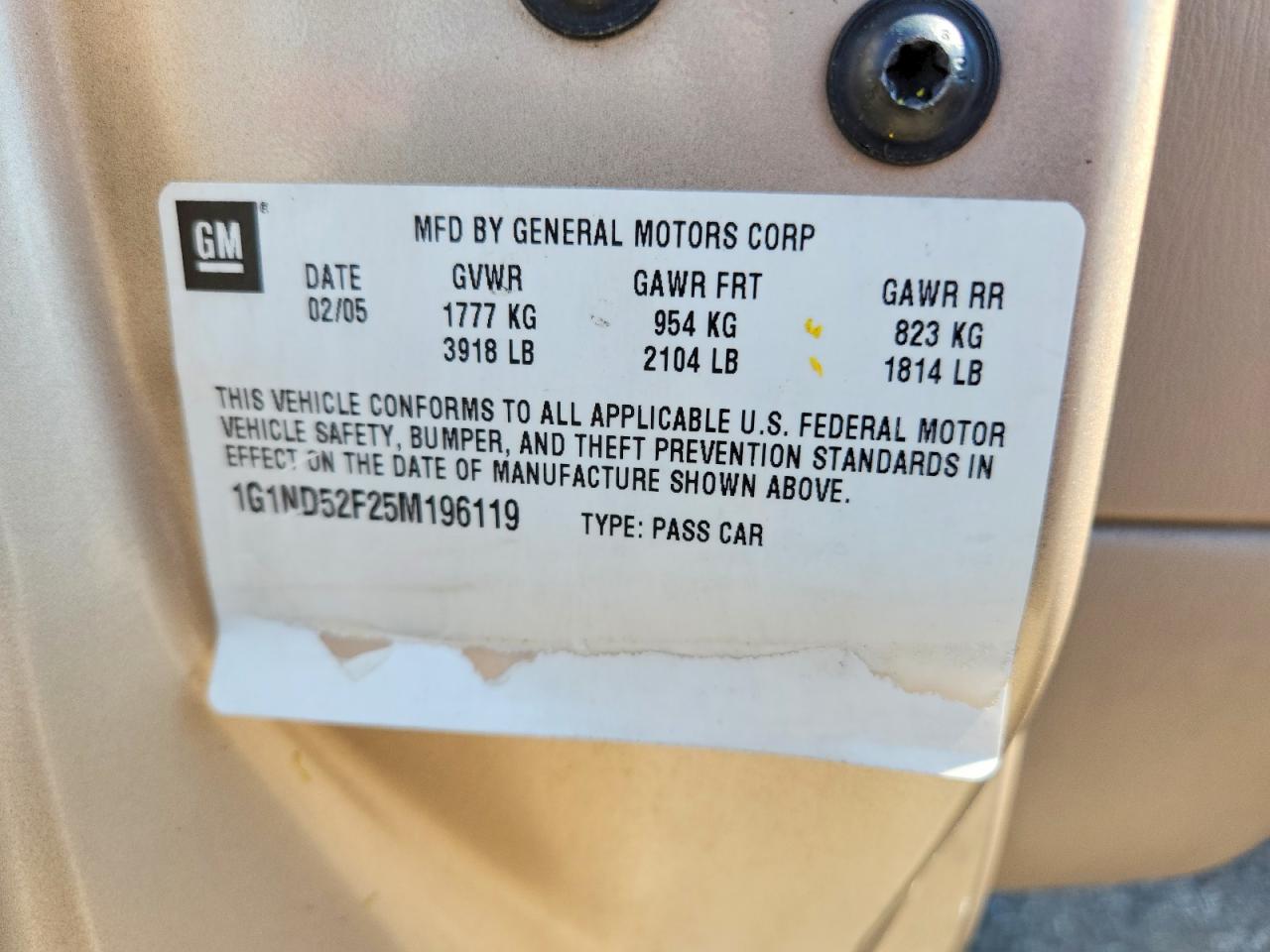 2005 Chevrolet Classic Gold vin: 1G1ND52F25M196119