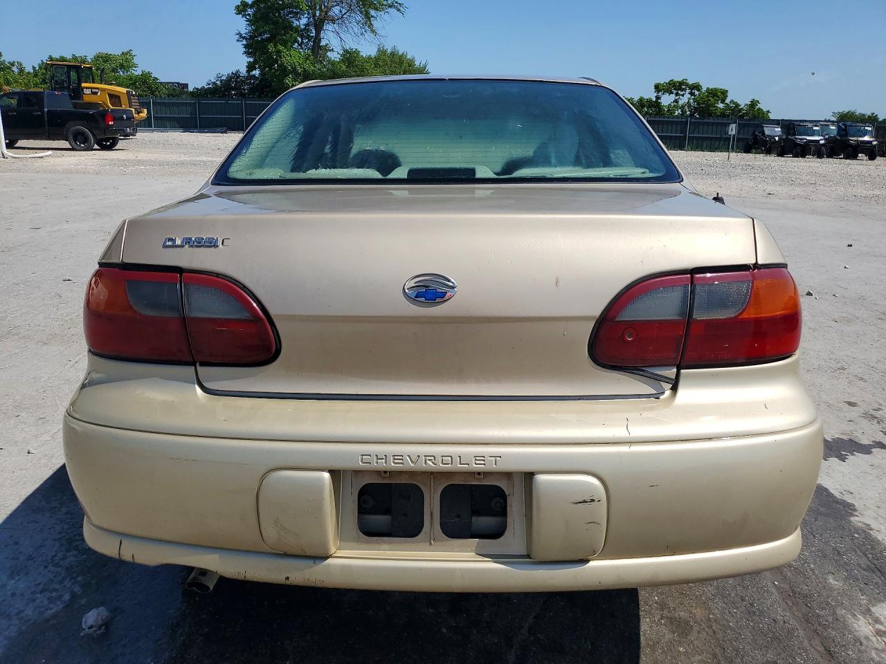 2004 Chevrolet Classic Gold vin: 1G1ND52F34M623645