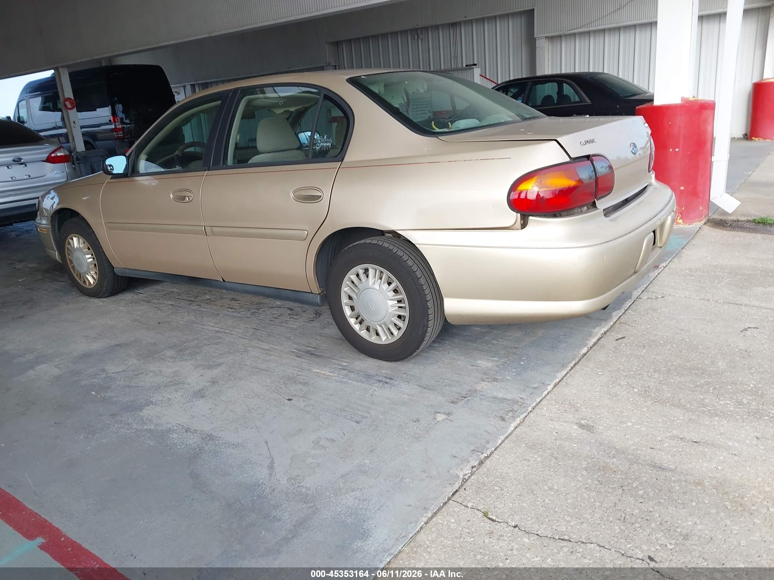 2005 Chevrolet Classic Gold vin: 1G1ND52F35M166806