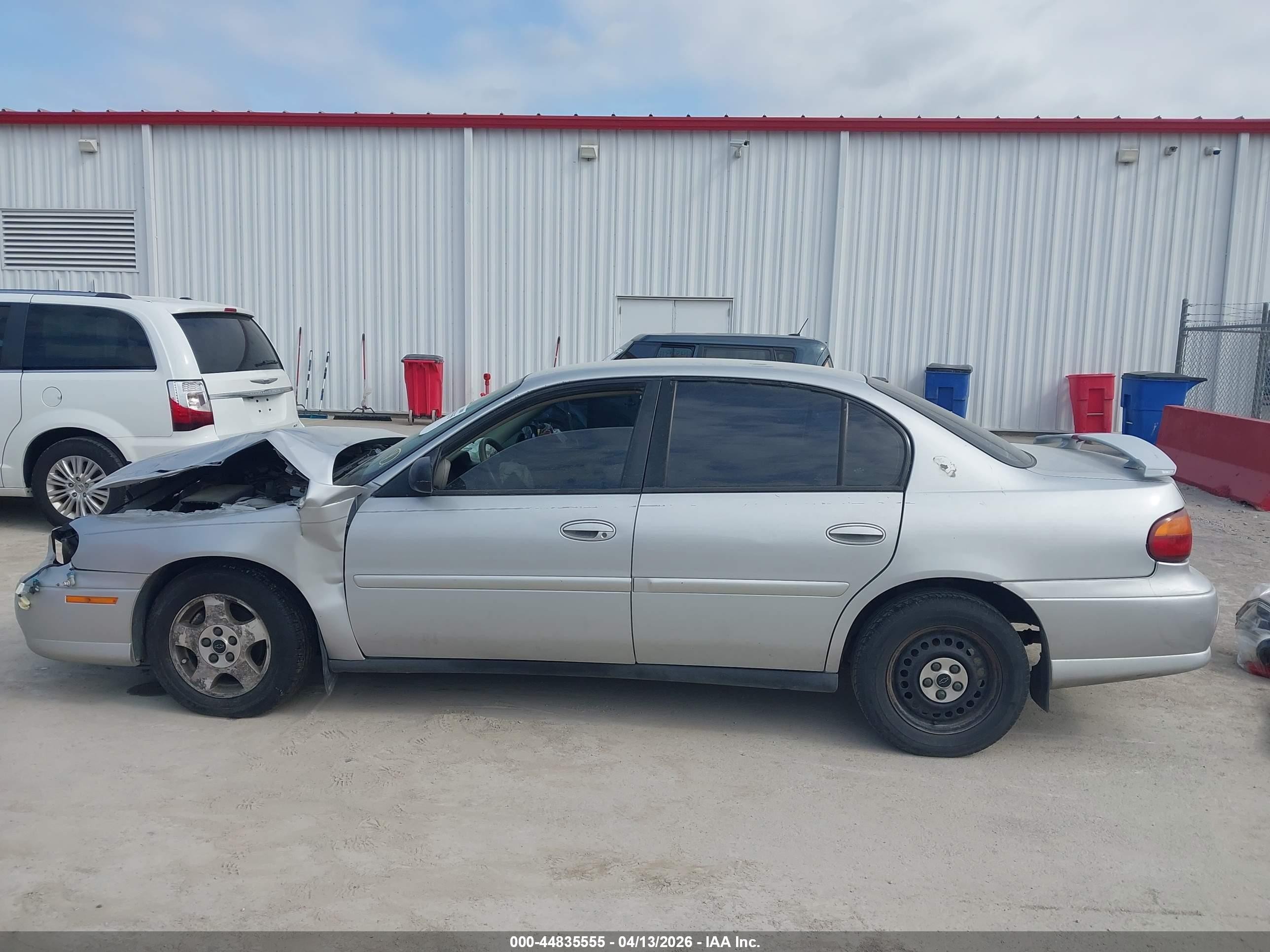 2005 Chevrolet Classic   Silver vin: 1G1ND52F35M221657