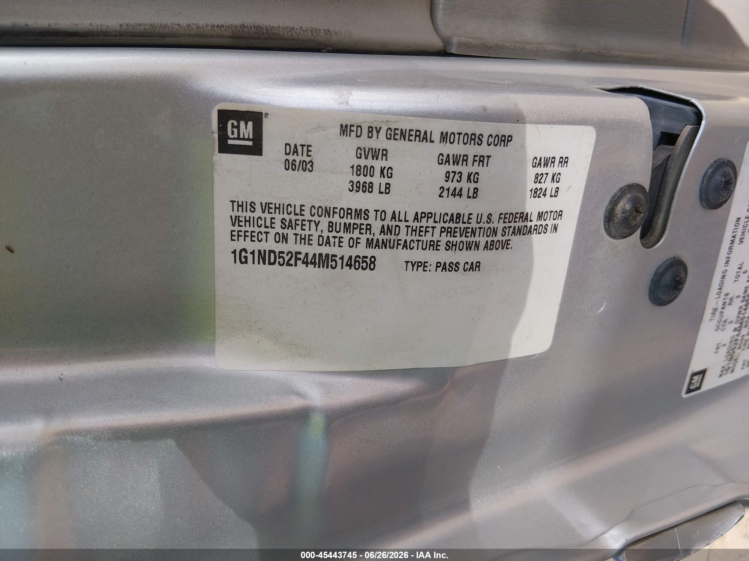2004 Chevrolet Classic   Серебряный vin: 1G1ND52F44M514658