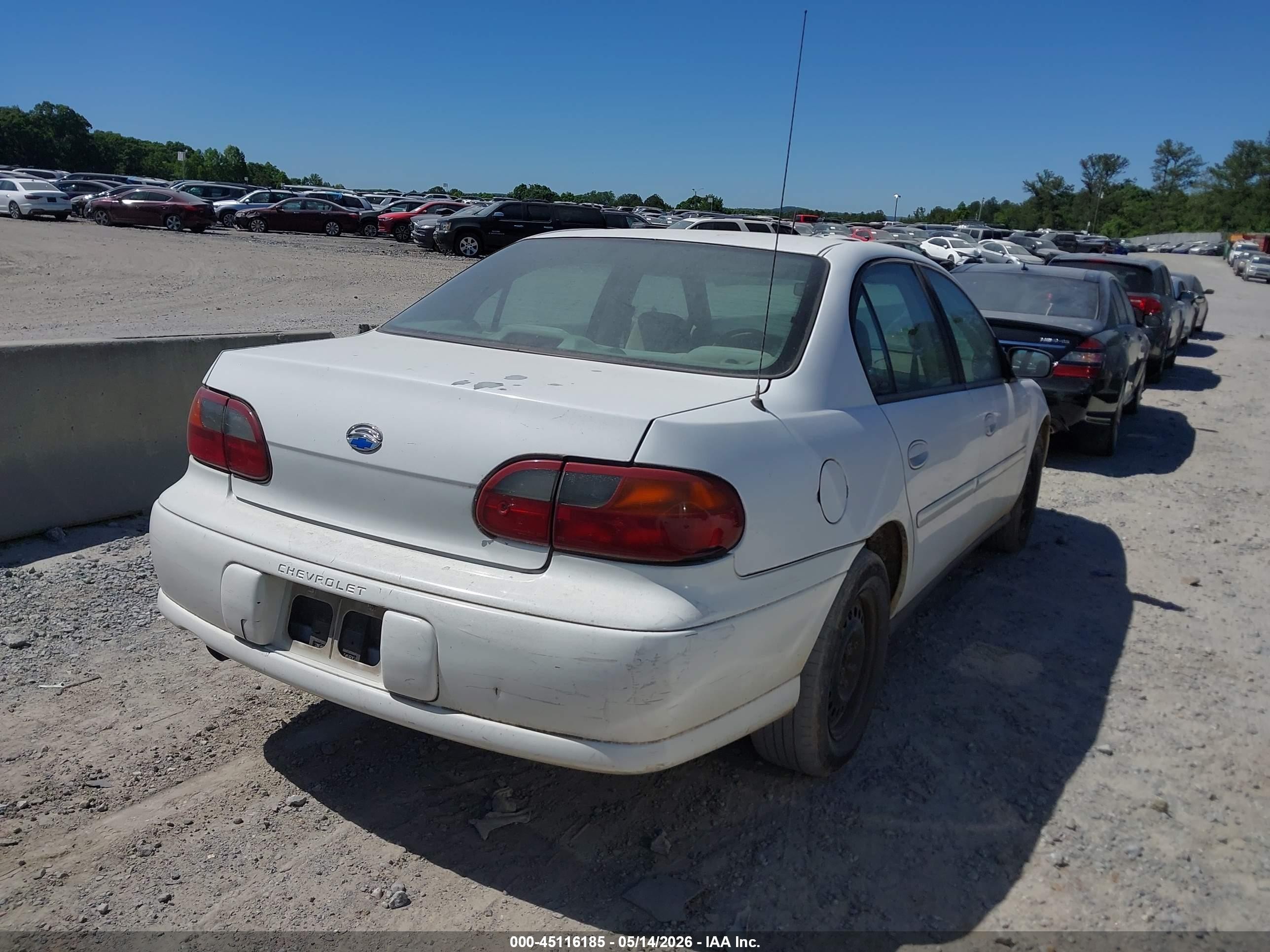 2004 Chevrolet Classic   White vin: 1G1ND52F44M562774