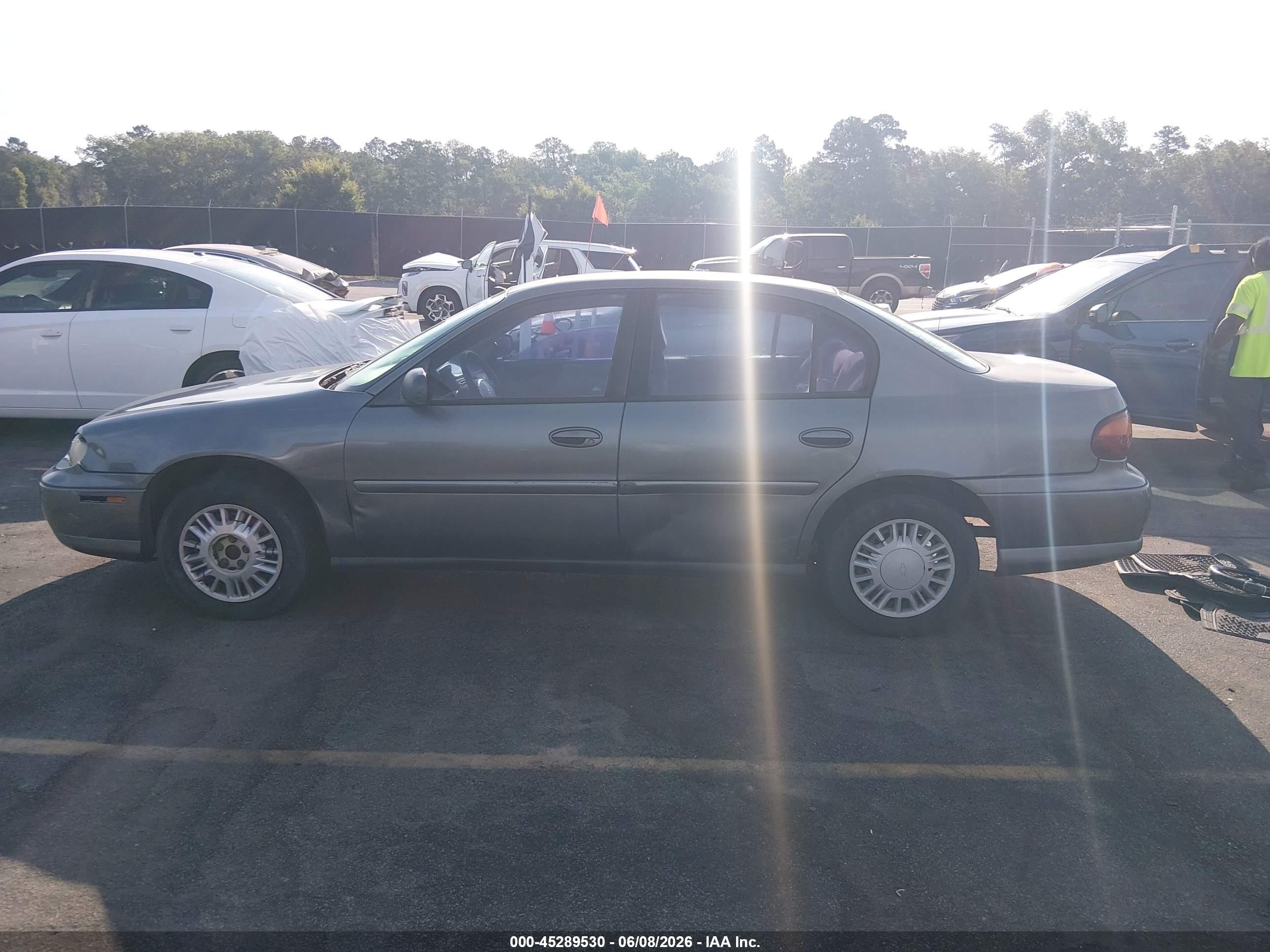 2005 Chevrolet Classic   Blue vin: 1G1ND52F45M177698