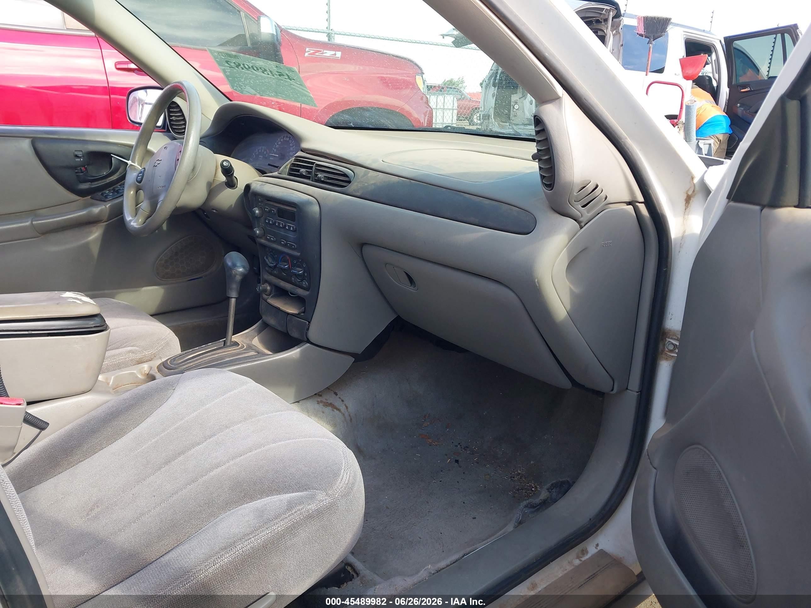 2004 Chevrolet Classic   White vin: 1G1ND52F54M653729