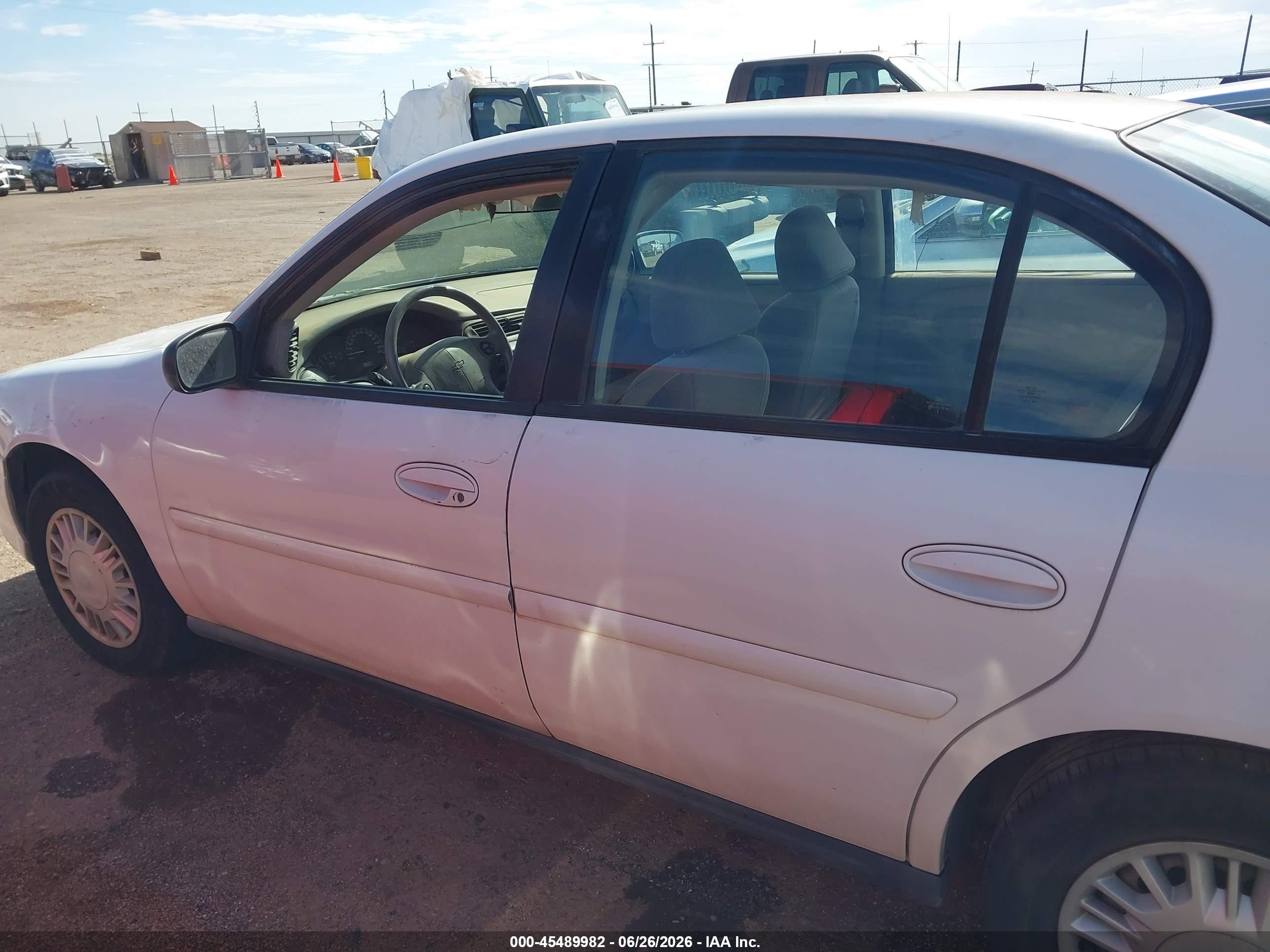 2004 Chevrolet Classic   White vin: 1G1ND52F54M653729