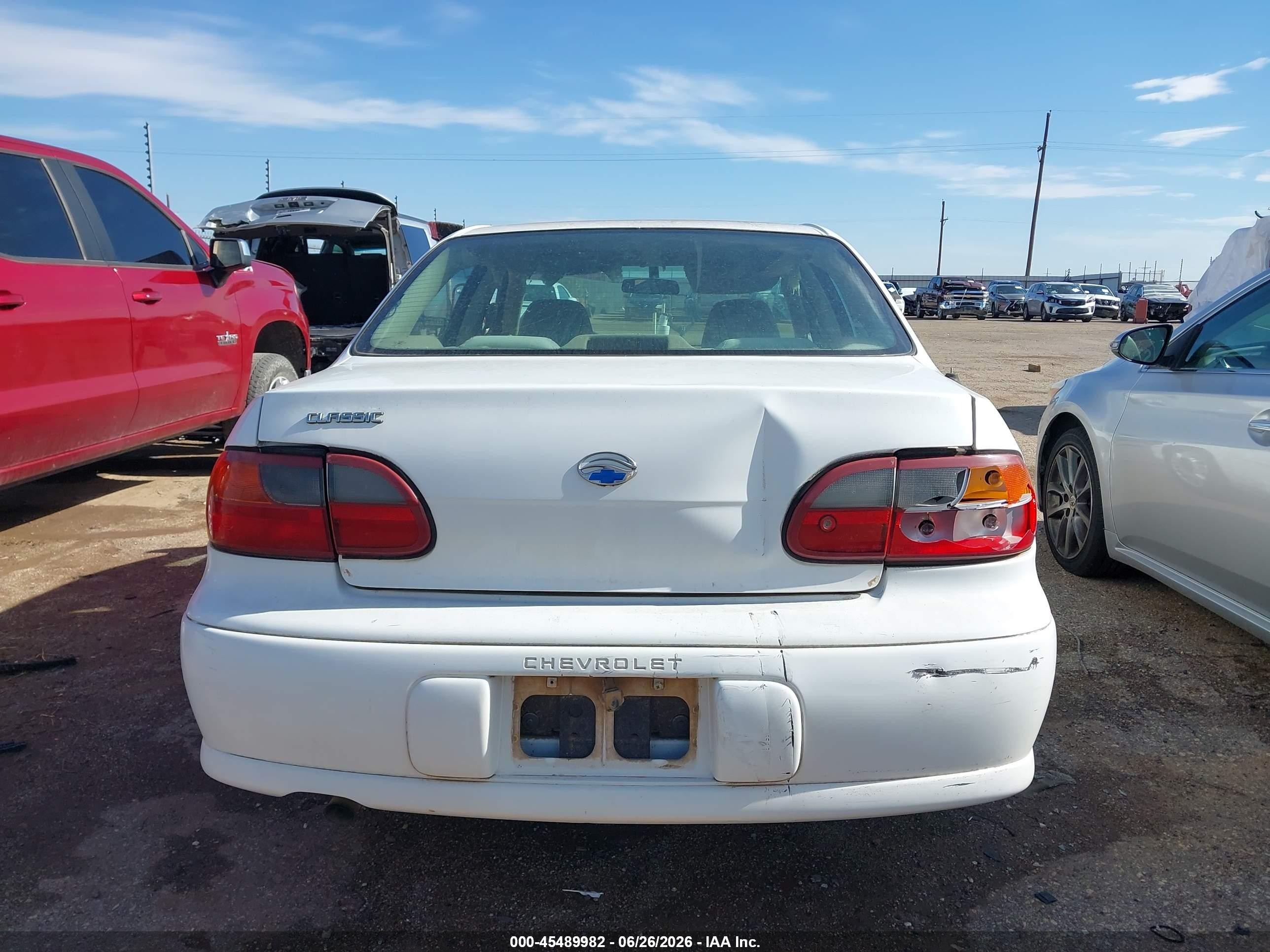 2004 Chevrolet Classic   White vin: 1G1ND52F54M653729