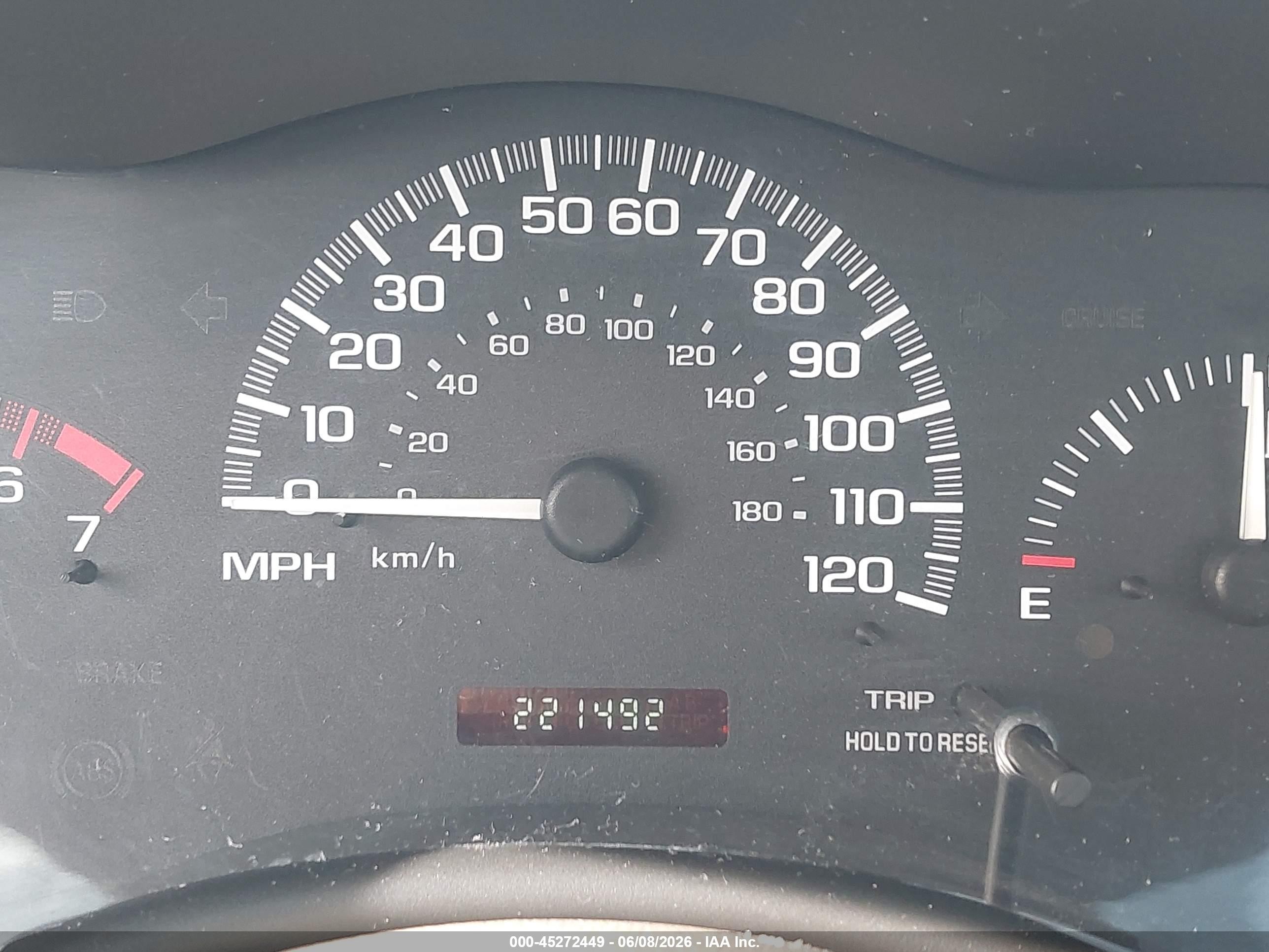2005 Chevrolet Classic   Золотой vin: 1G1ND52F55M103724
