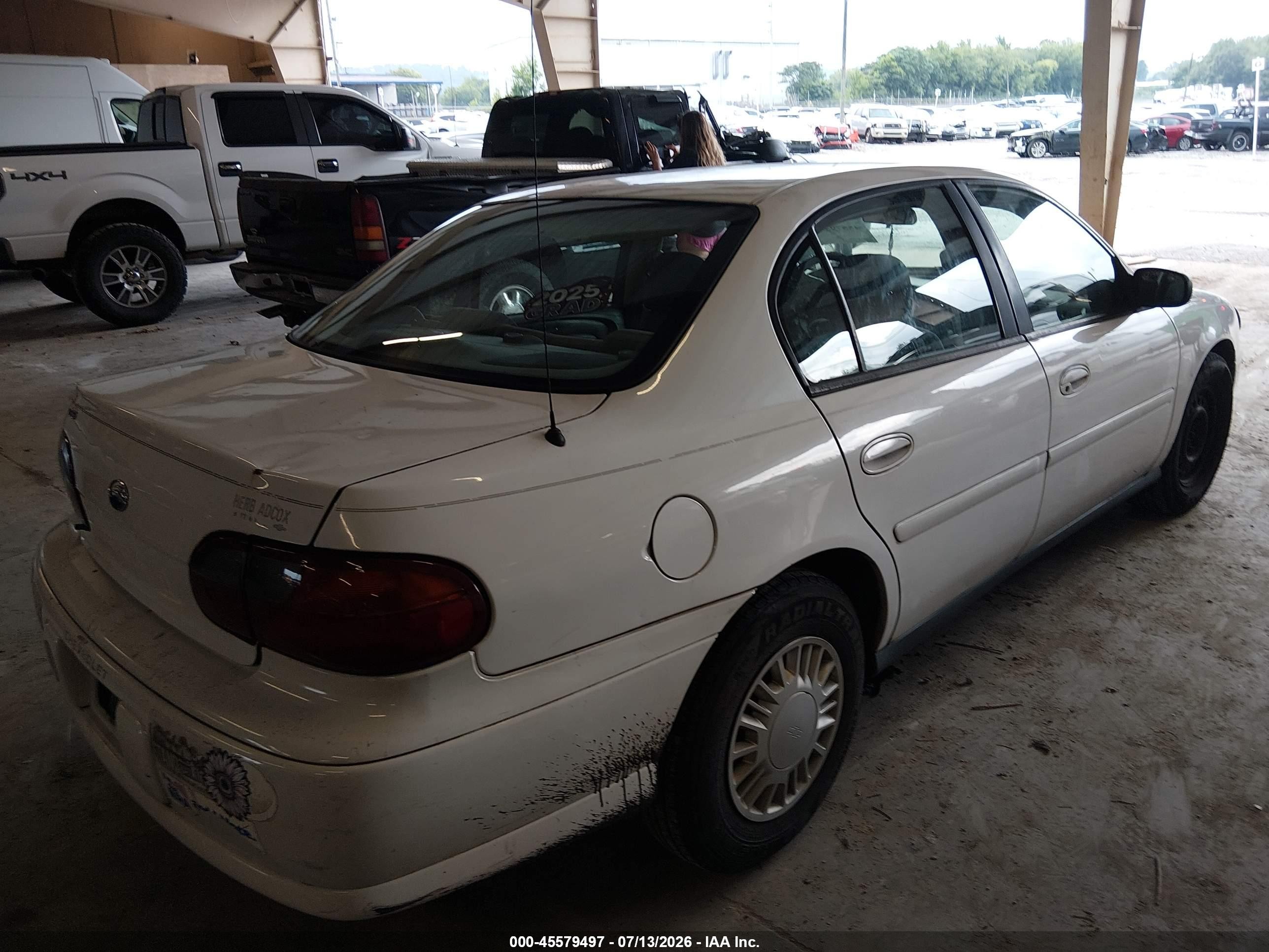 2005 Chevrolet Classic   White vin: 1G1ND52F65M180182