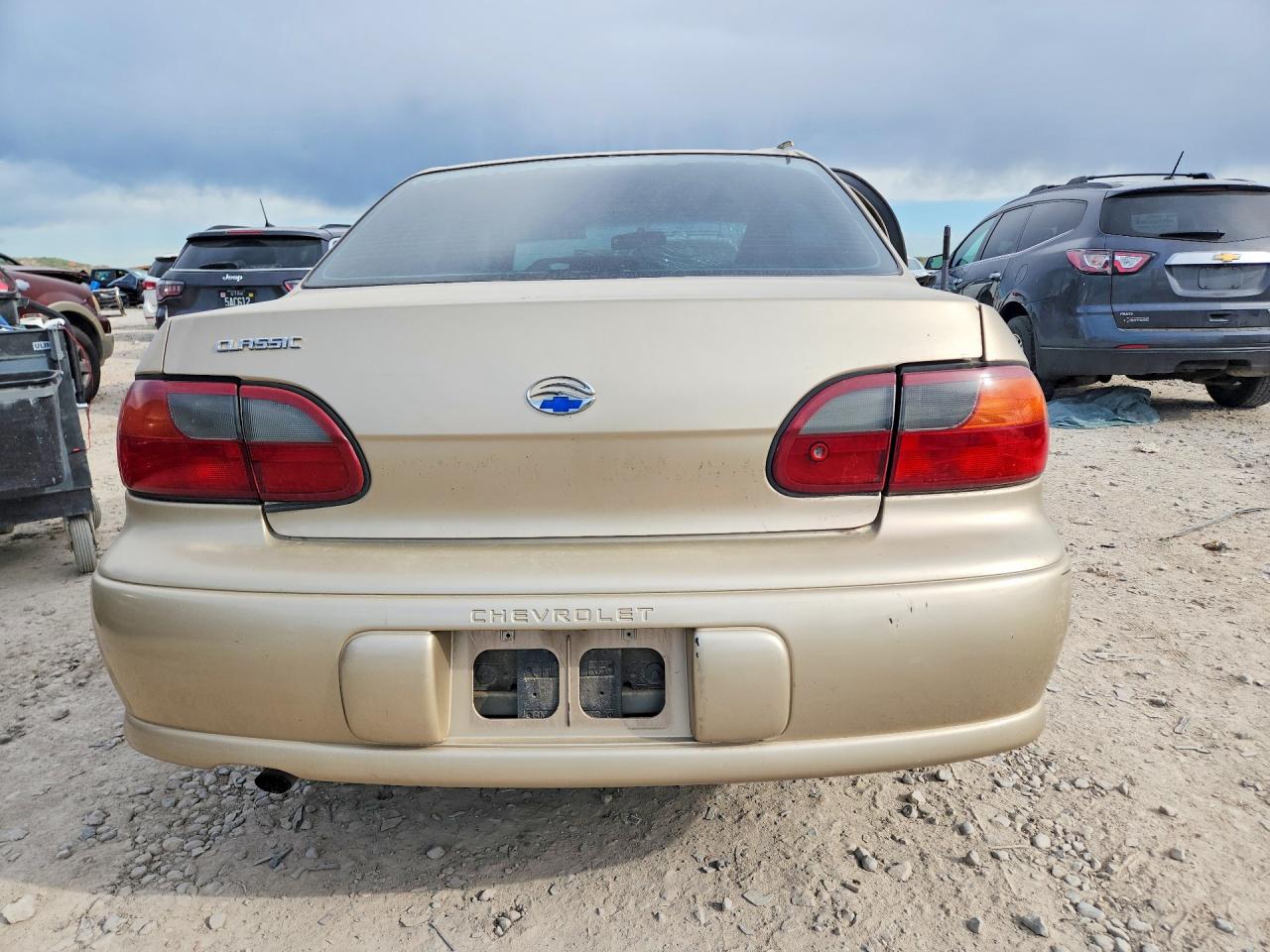 2004 Chevrolet Classic Beige vin: 1G1ND52F74M703756