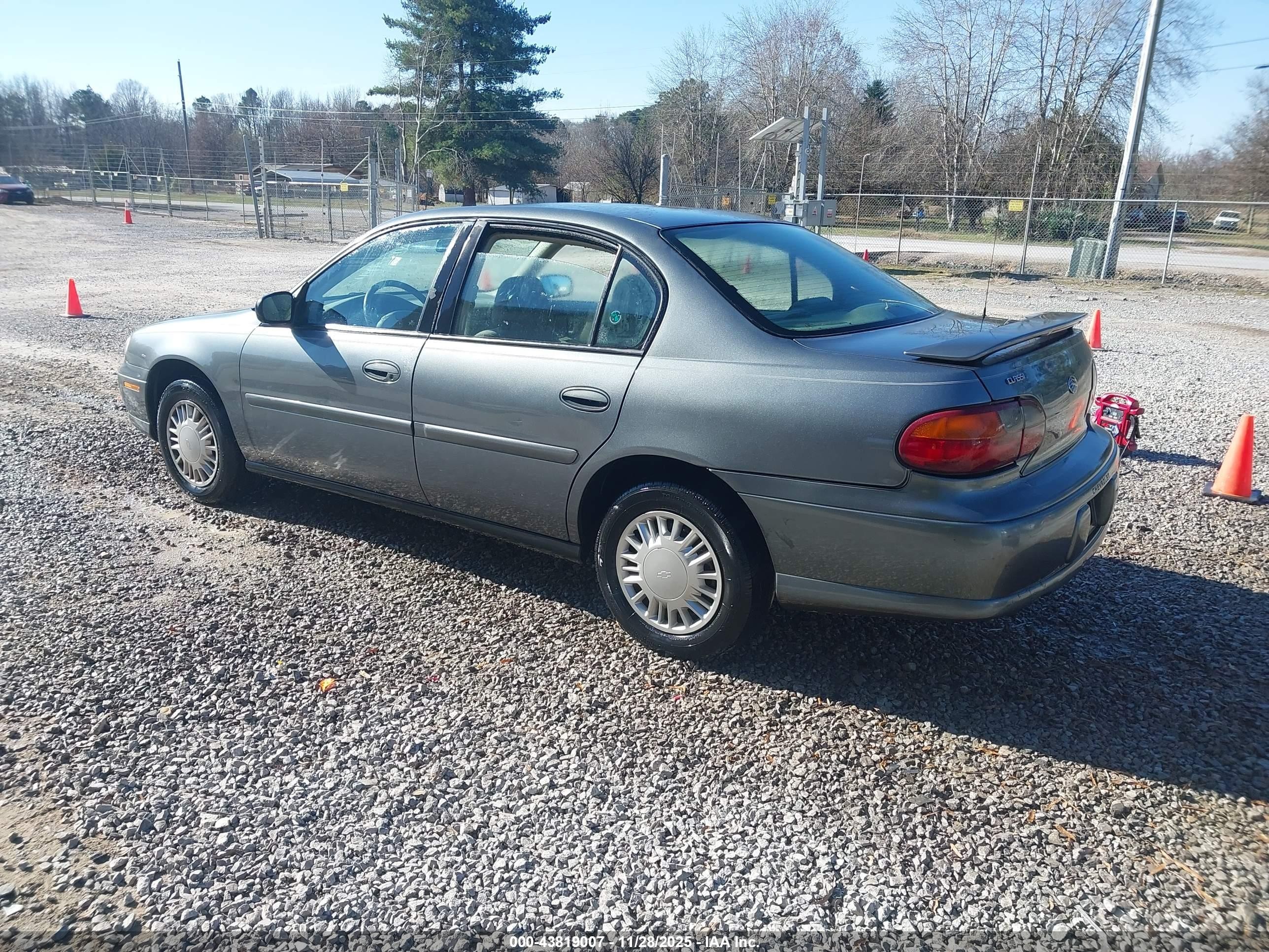 2005 Chevrolet Classic   Gray vin: 1G1ND52F75M253575