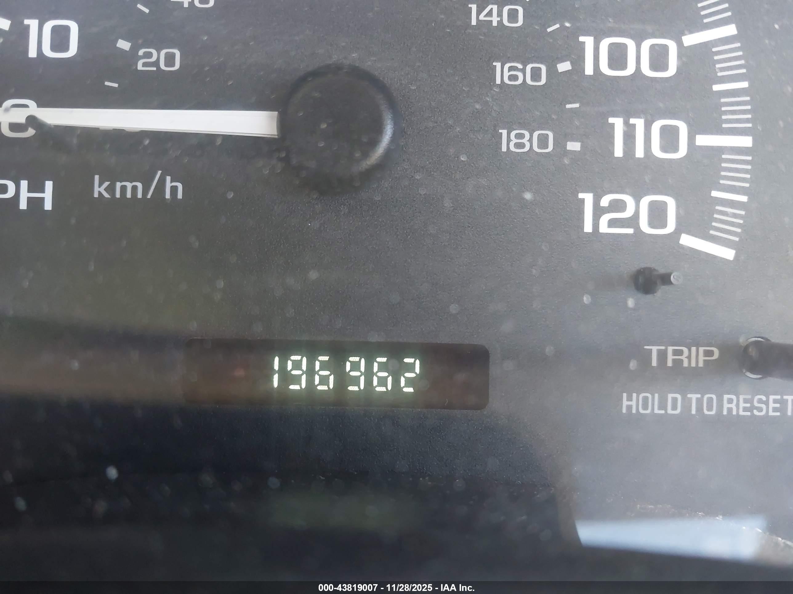2005 Chevrolet Classic   Gray vin: 1G1ND52F75M253575
