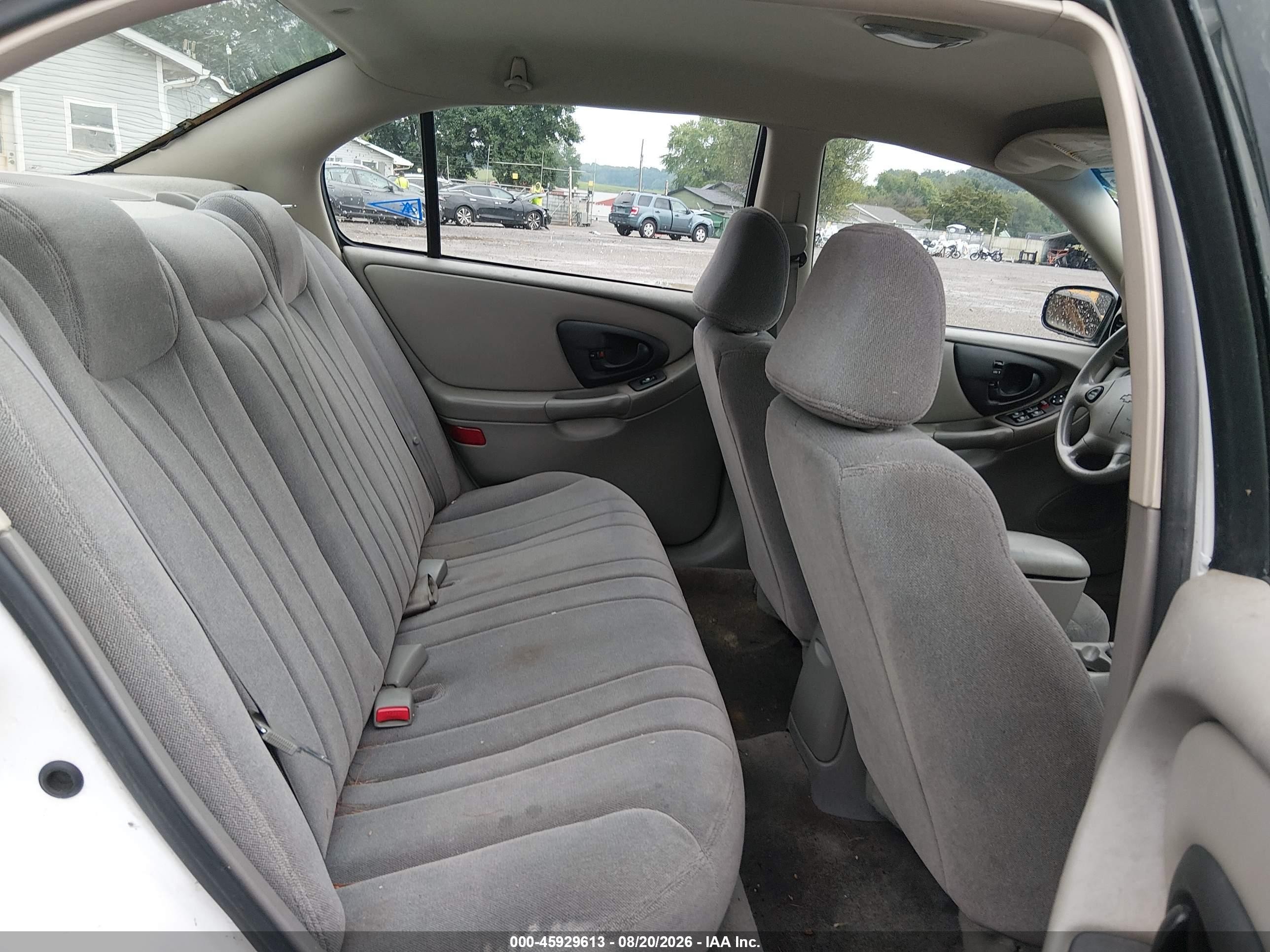 2004 Chevrolet Classic   White vin: 1G1ND52F84M621888