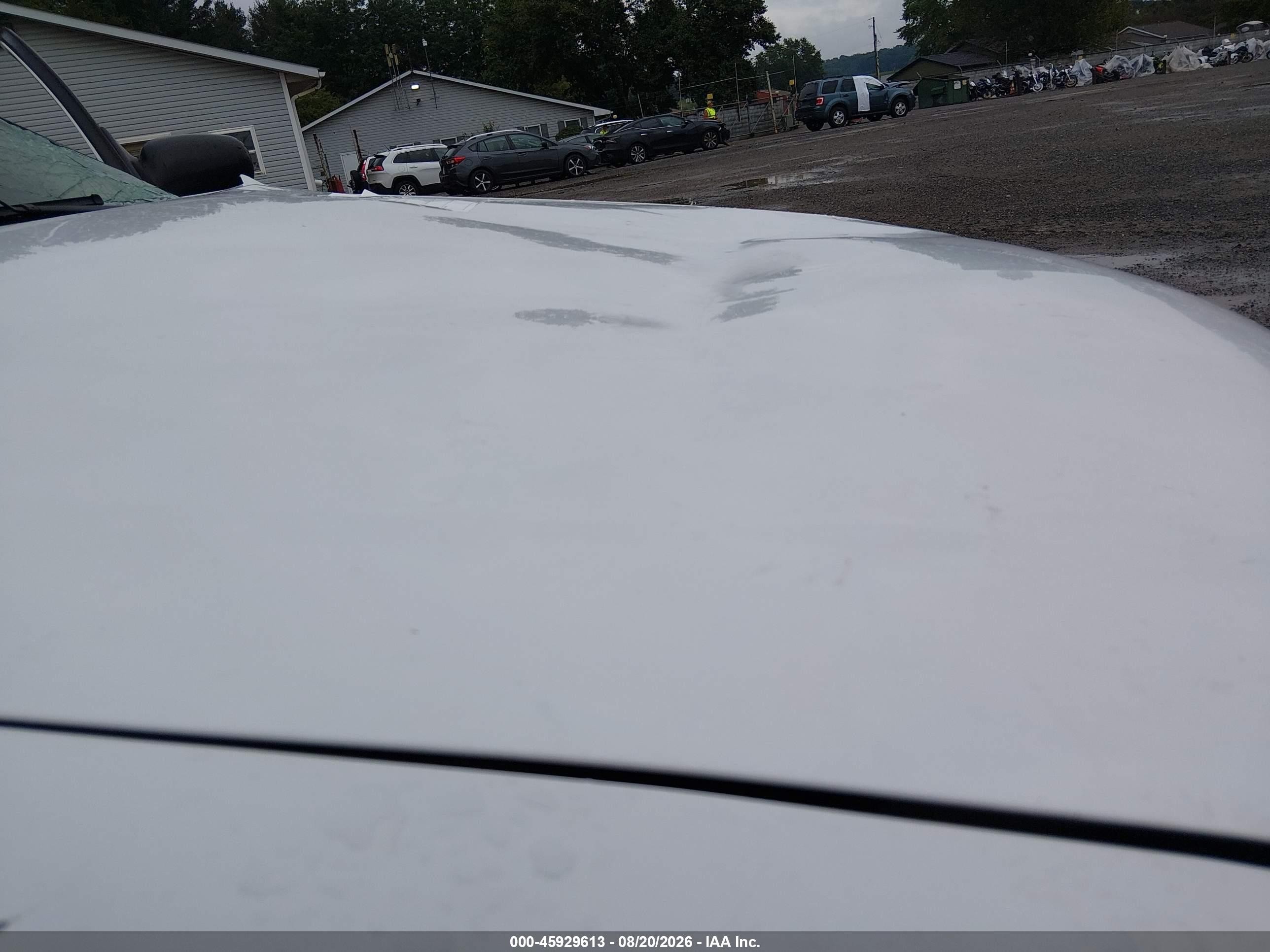 2004 Chevrolet Classic   White vin: 1G1ND52F84M621888