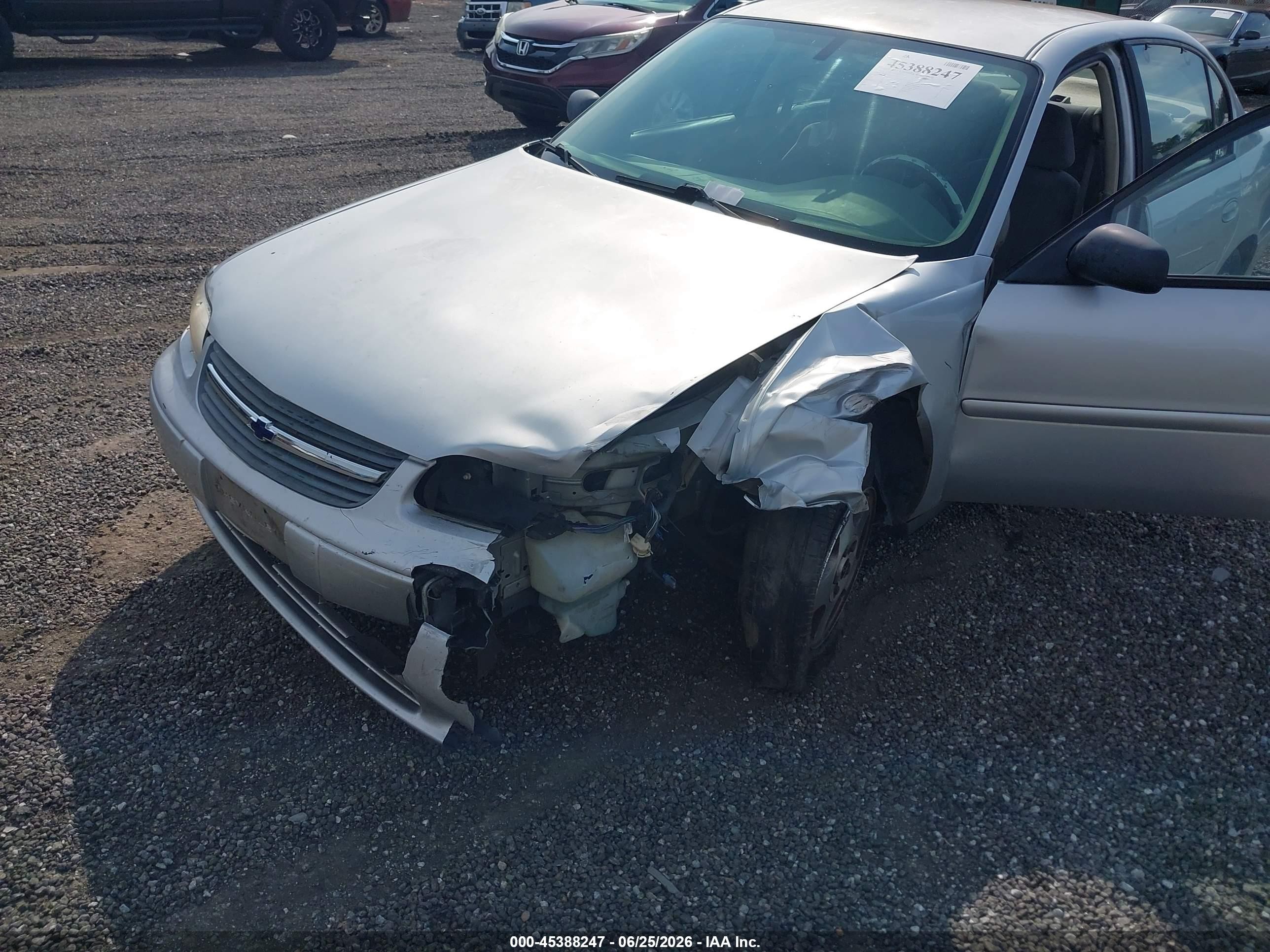 2004 Chevrolet Classic   Silver vin: 1G1ND52F84M681377