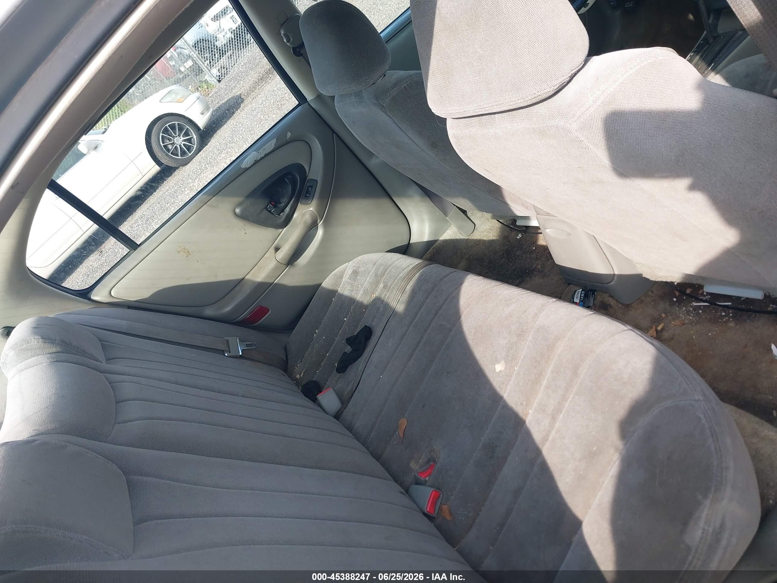 2004 Chevrolet Classic   Silver vin: 1G1ND52F84M681377