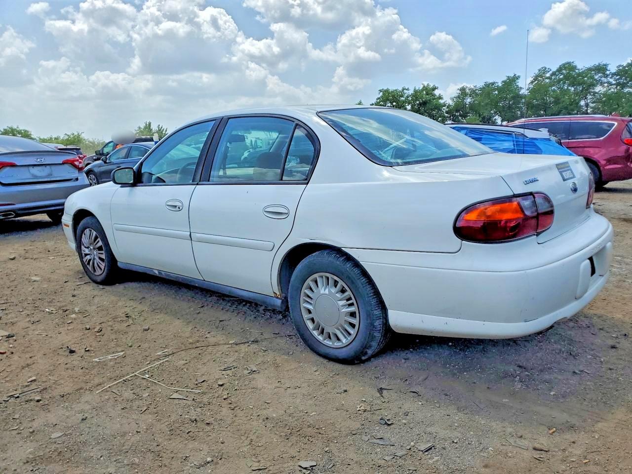 2004 Chevrolet Classic Белый vin: 1G1ND52F84M703619