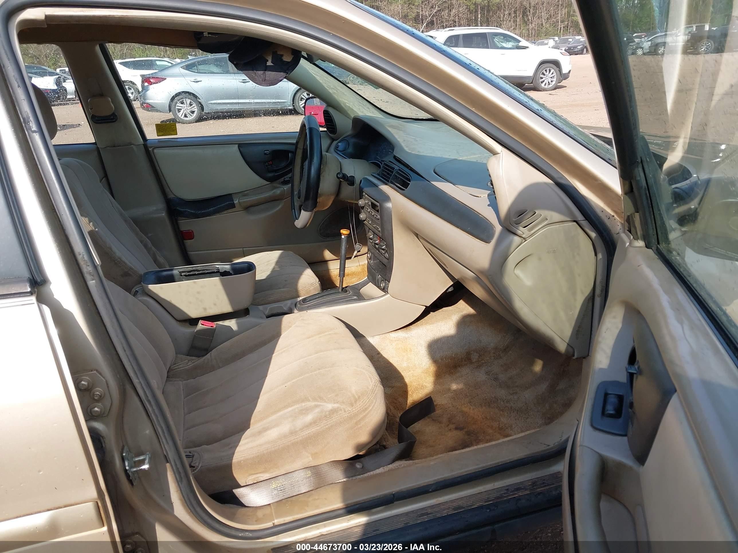 2005 Chevrolet Classic   Beige vin: 1G1ND52F85M134823