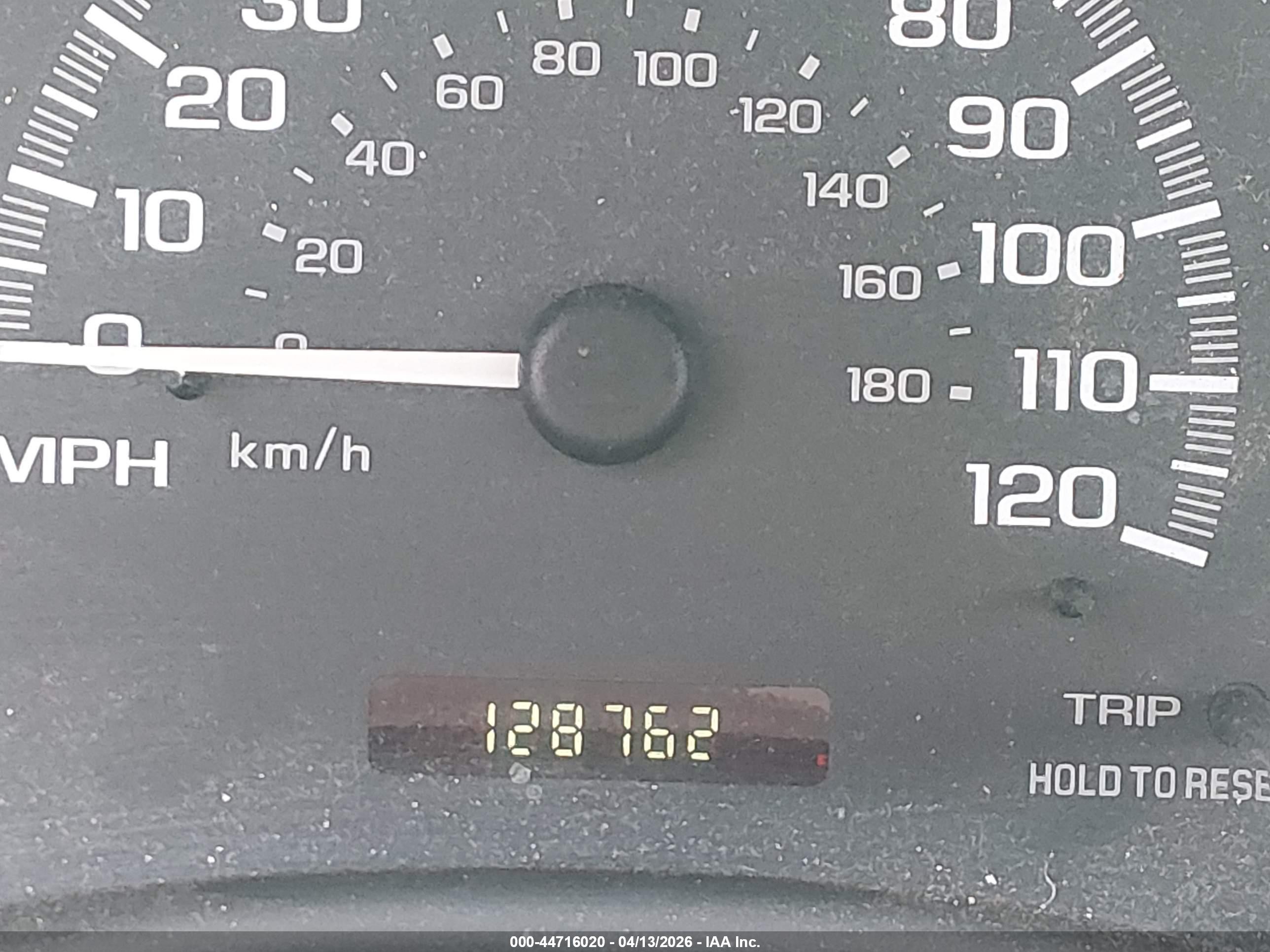 2005 Chevrolet Classic Белый vin: 1G1ND52F85M143313