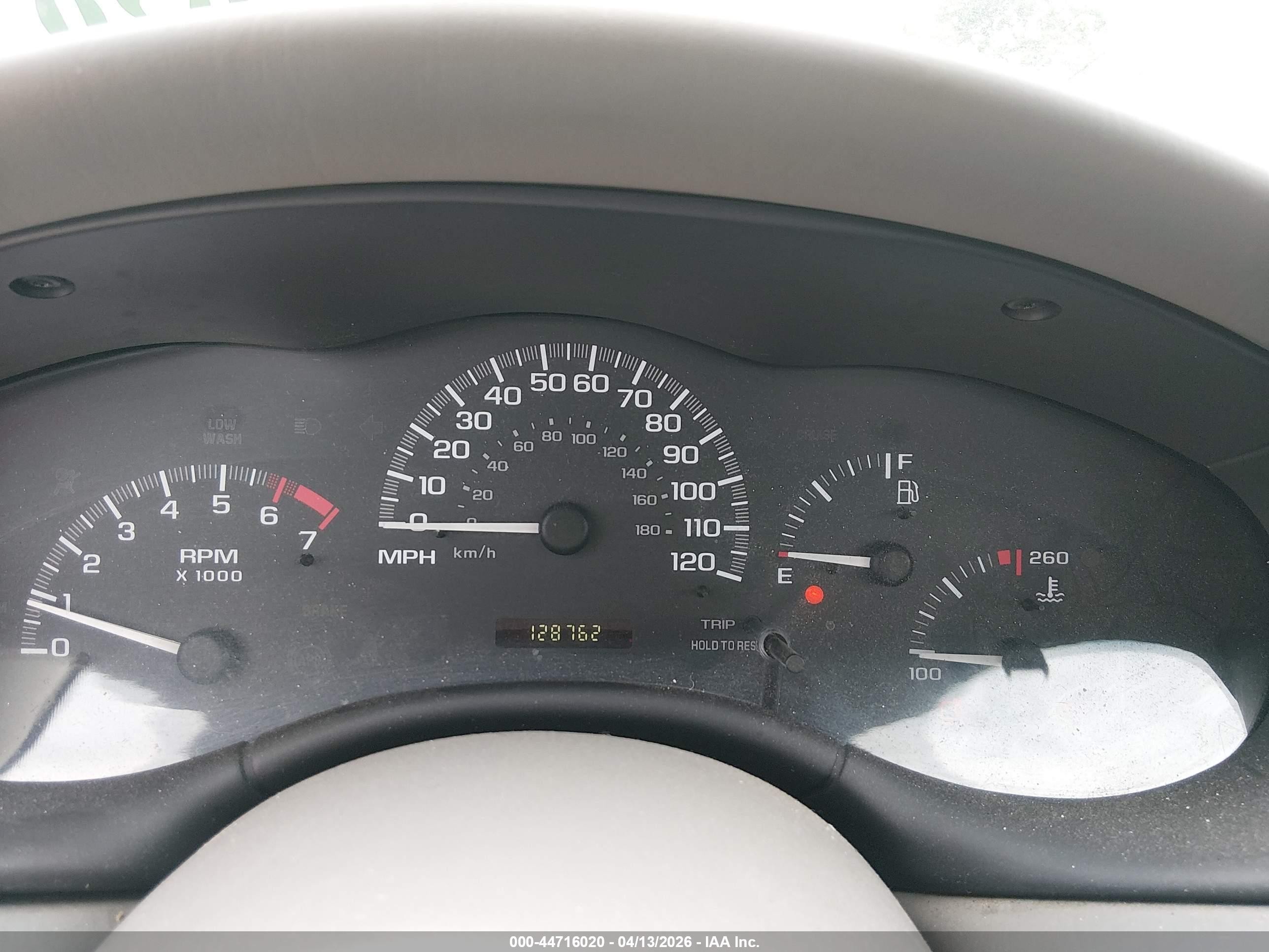 2005 Chevrolet Classic Белый vin: 1G1ND52F85M143313