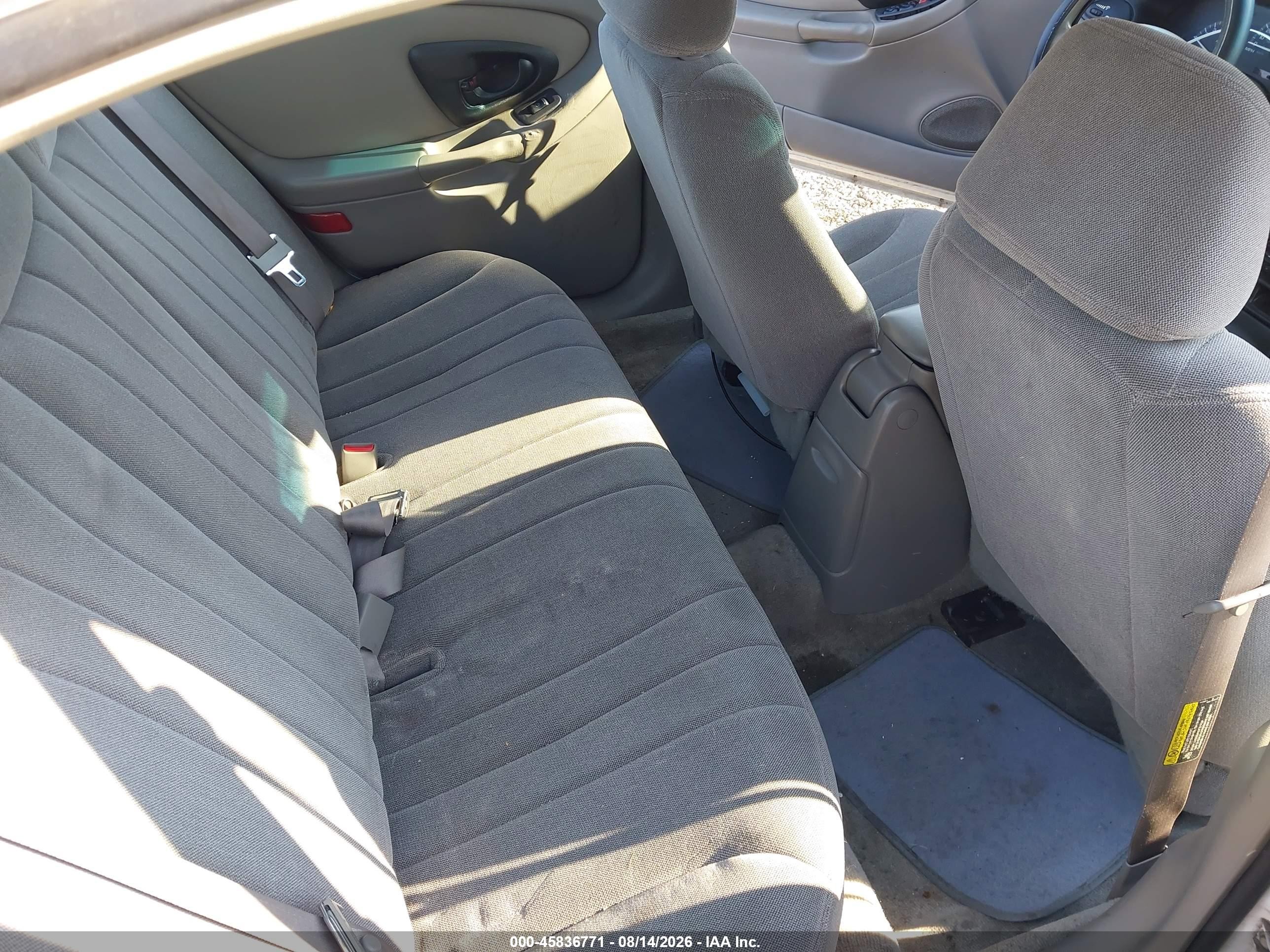 2005 Chevrolet Classic   Белый vin: 1G1ND52F85M156787