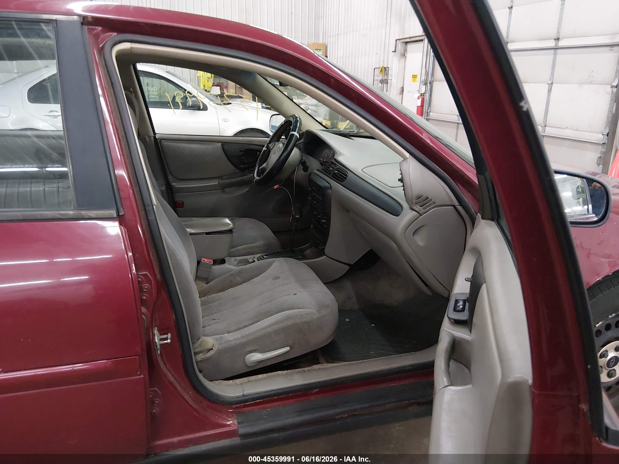 2004 Chevrolet Classic   Темно-бордовый vin: 1G1ND52FX4M649983