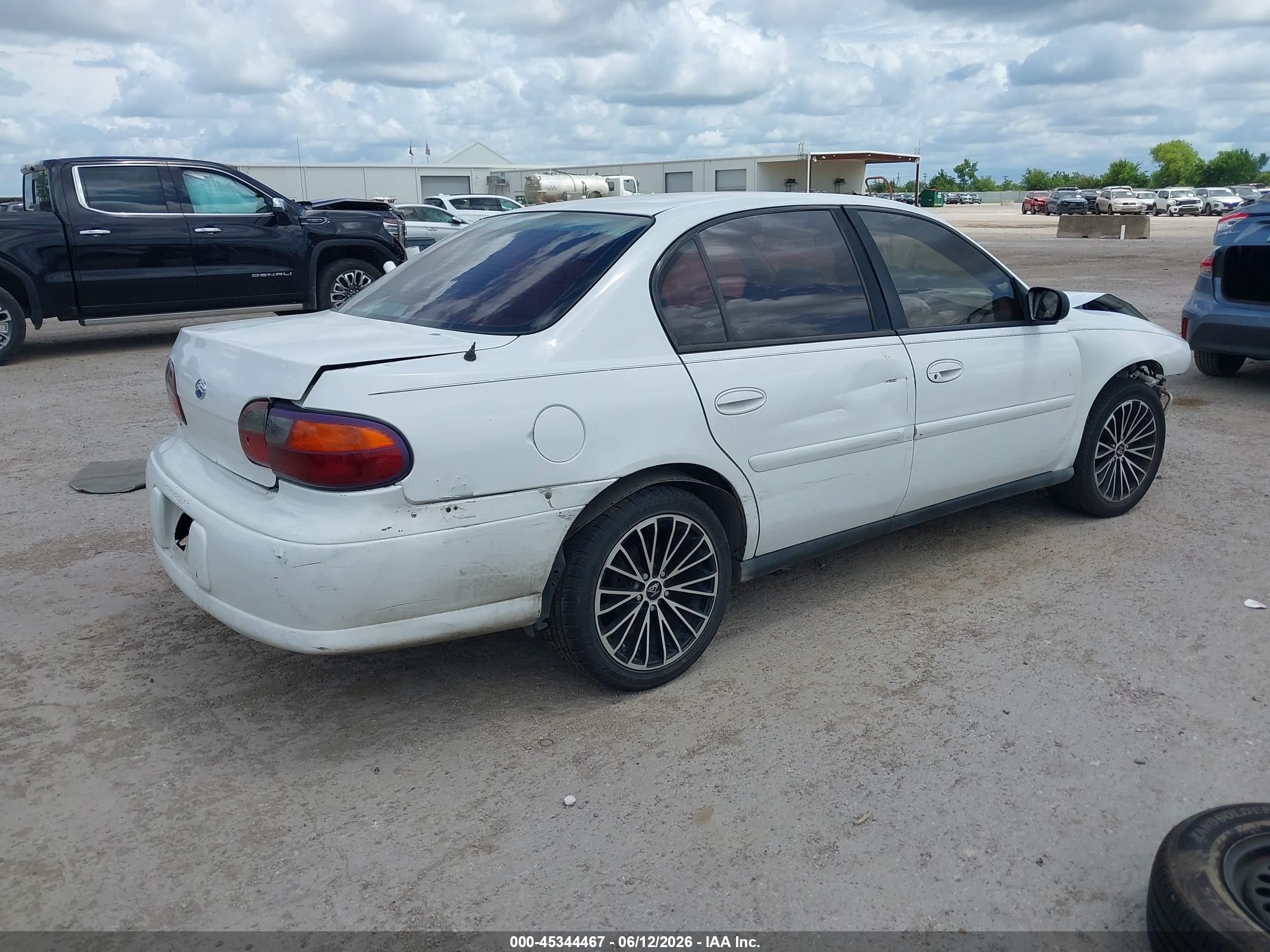 2005 Chevrolet Classic   White vin: 1G1ND52FX5M217637