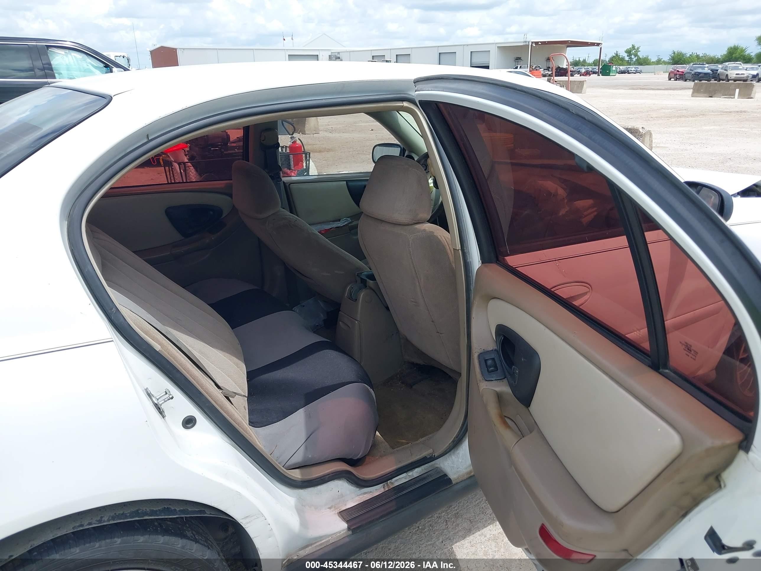 2005 Chevrolet Classic   White vin: 1G1ND52FX5M217637