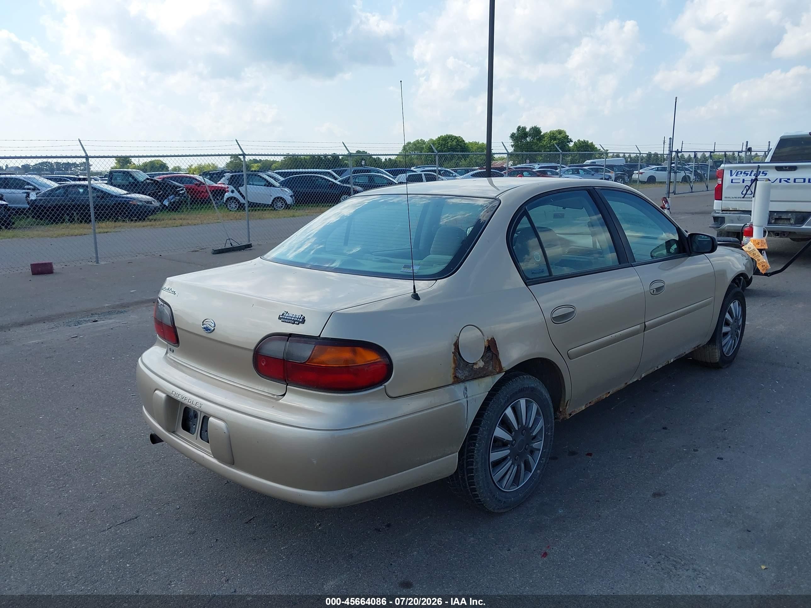 2001 Chevrolet Malibu   Gold vin: 1G1ND52J01M683057