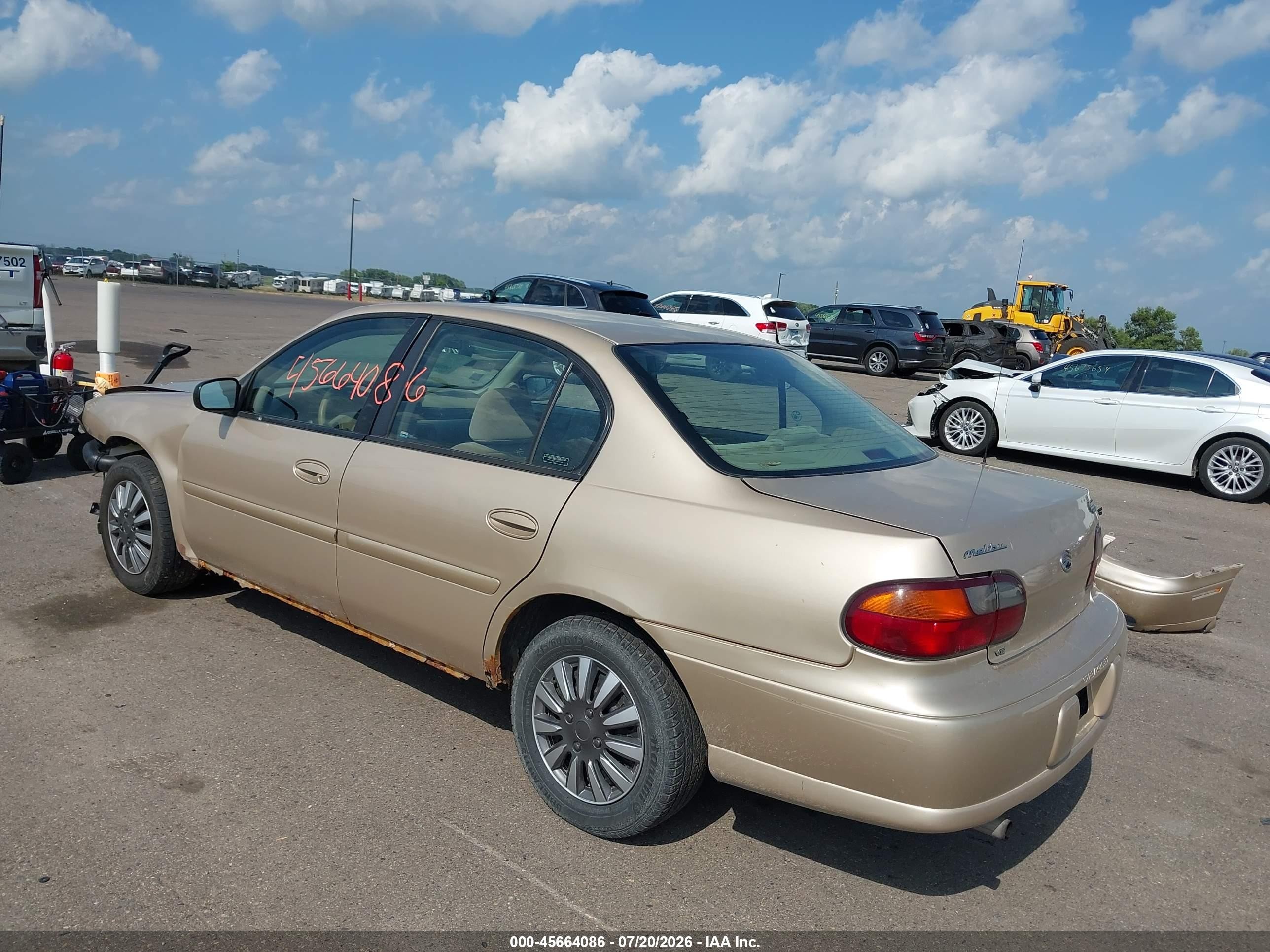 2001 Chevrolet Malibu   Gold vin: 1G1ND52J01M683057