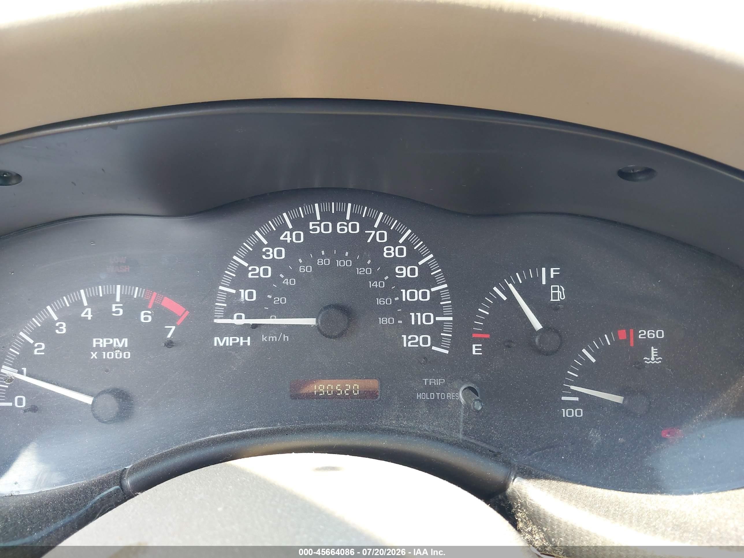 2001 Chevrolet Malibu   Gold vin: 1G1ND52J01M683057