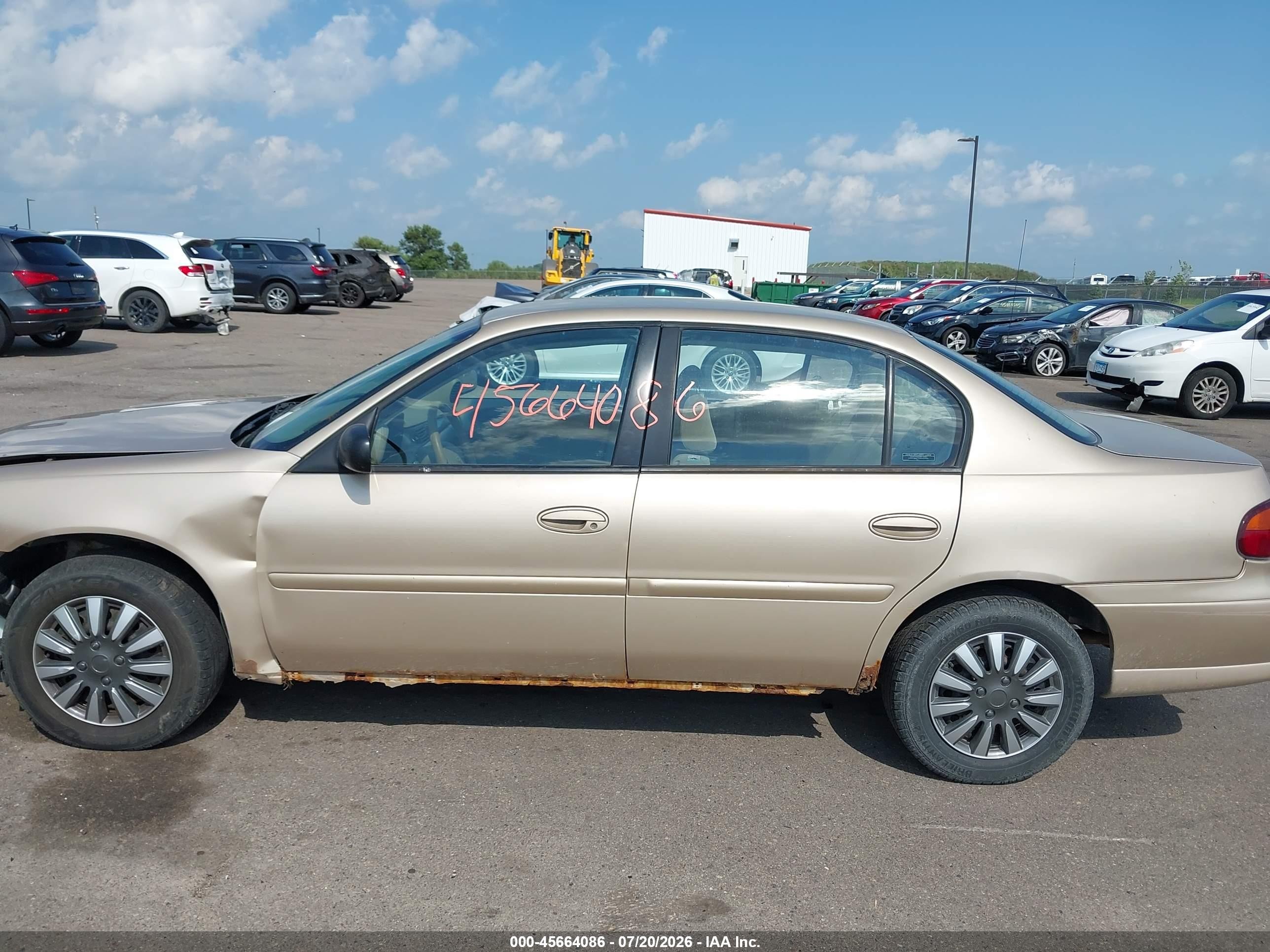 2001 Chevrolet Malibu   Gold vin: 1G1ND52J01M683057