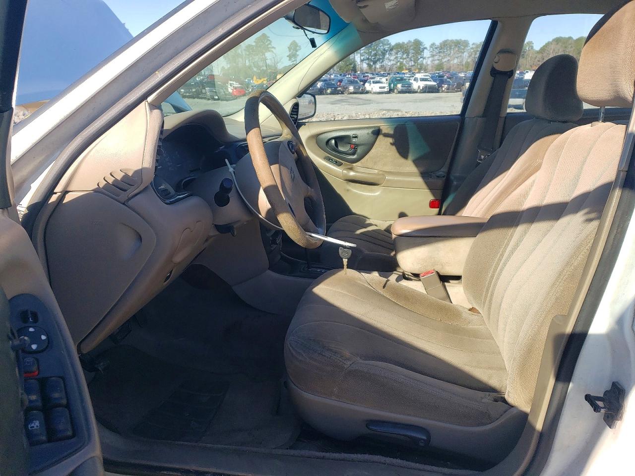 2001 Chevrolet Malibu White vin: 1G1ND52J116125092