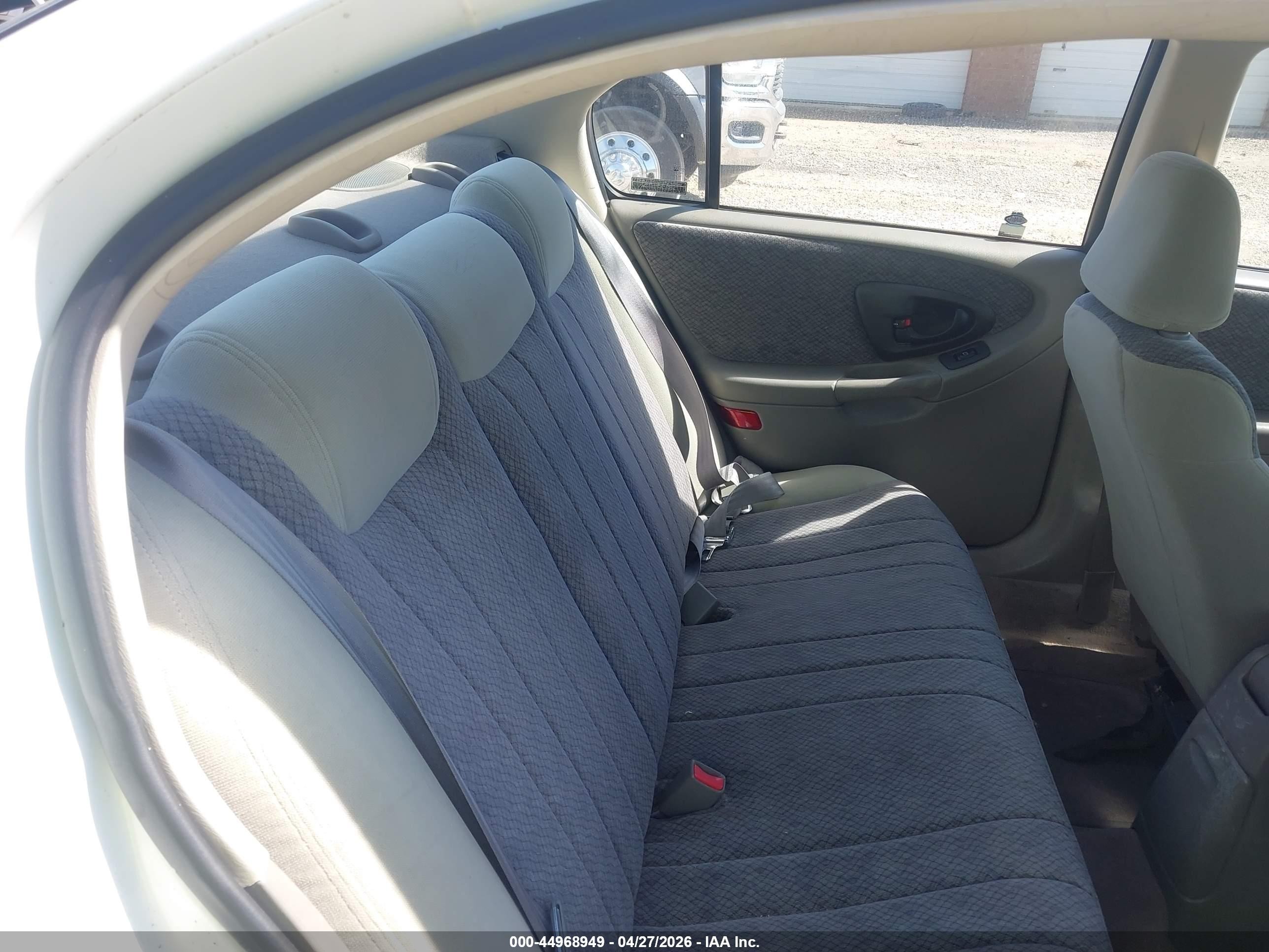 2000 Chevrolet Malibu   Белый vin: 1G1ND52J2Y6266733