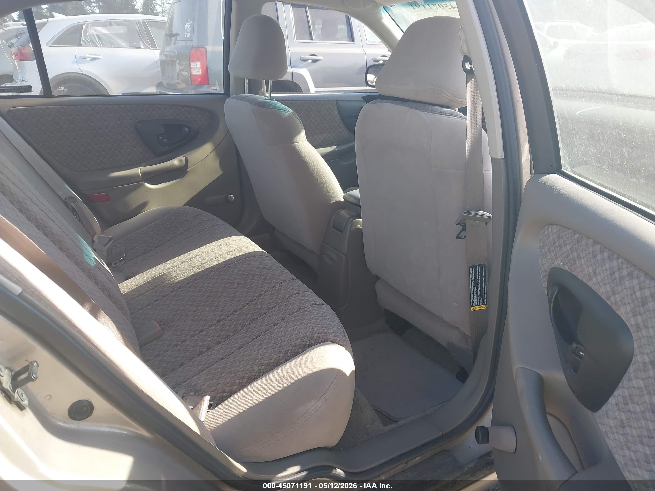 2000 Chevrolet Malibu   Gold vin: 1G1ND52J2Y6267414