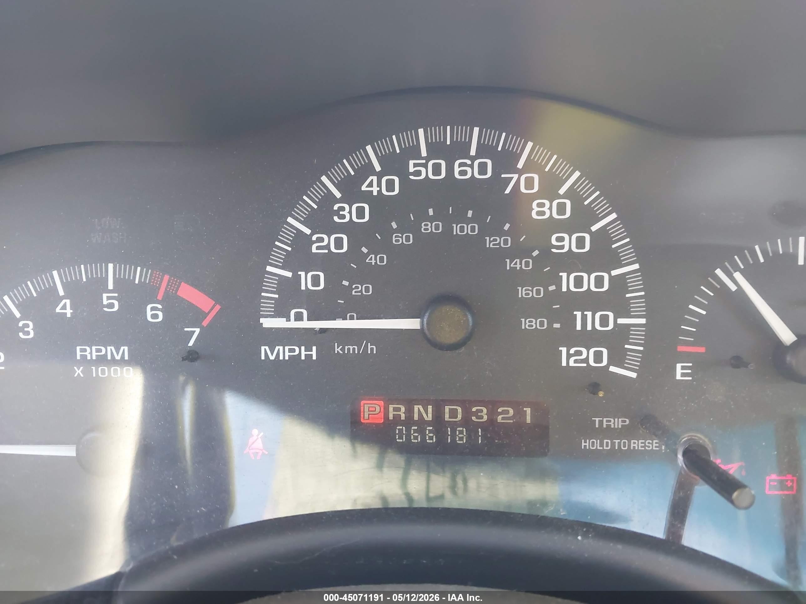 2000 Chevrolet Malibu   Gold vin: 1G1ND52J2Y6267414
