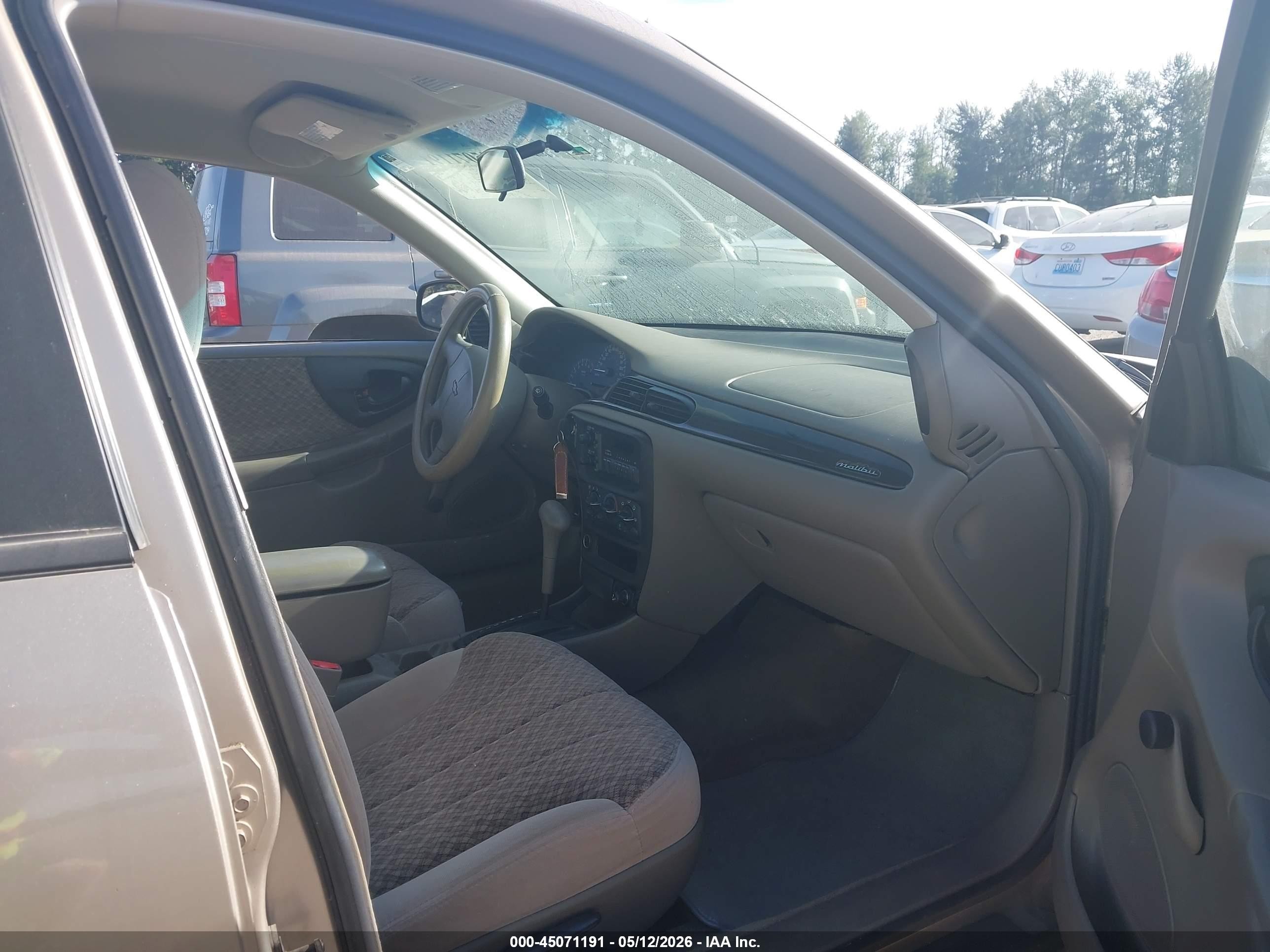 2000 Chevrolet Malibu   Gold vin: 1G1ND52J2Y6267414
